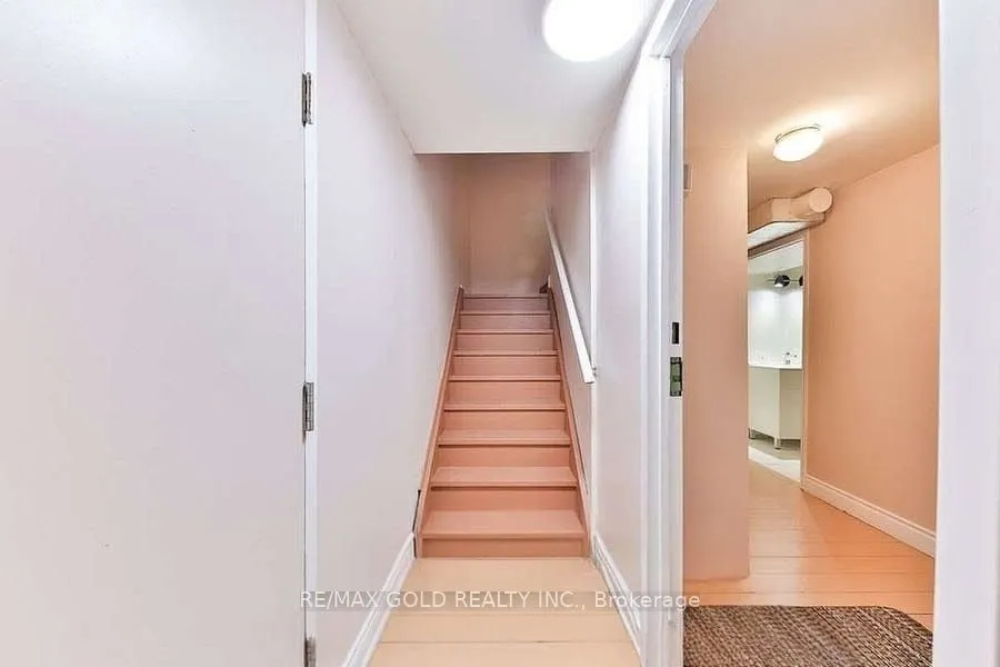 5275 Thornwood Drive