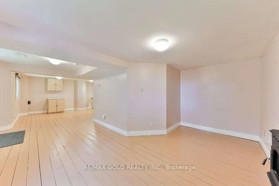 5275 Thornwood Drive