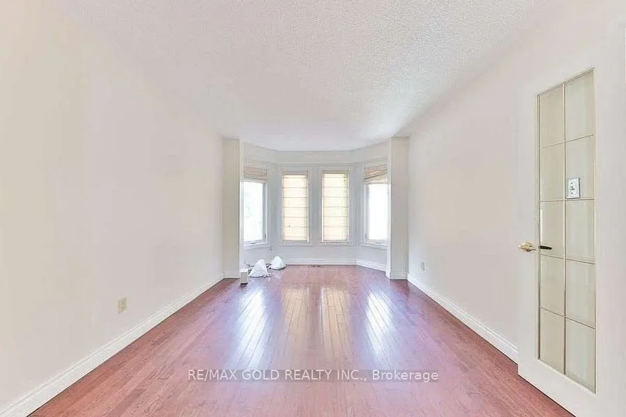 5275 Thornwood Drive