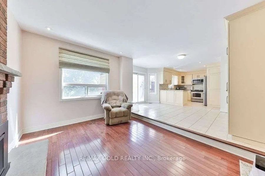 5275 Thornwood Drive