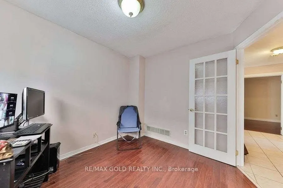 5275 Thornwood Drive