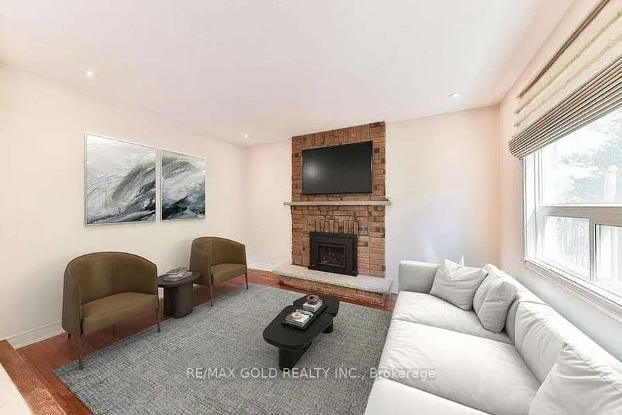 5275 Thornwood Drive