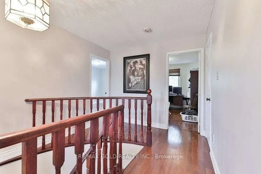 5275 Thornwood Drive