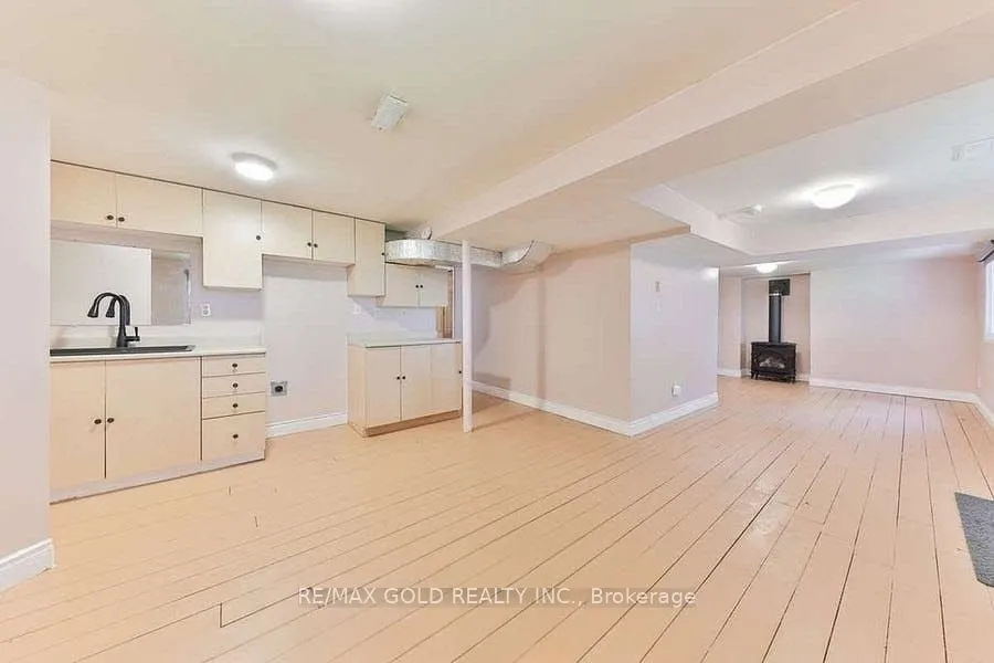 5275 Thornwood Drive
