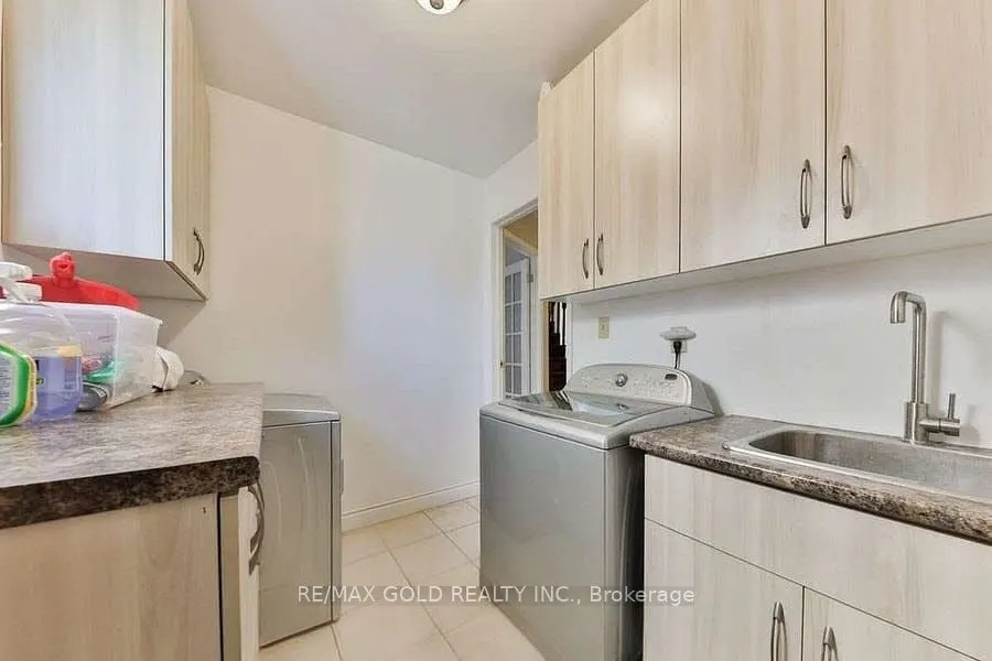 5275 Thornwood Drive
