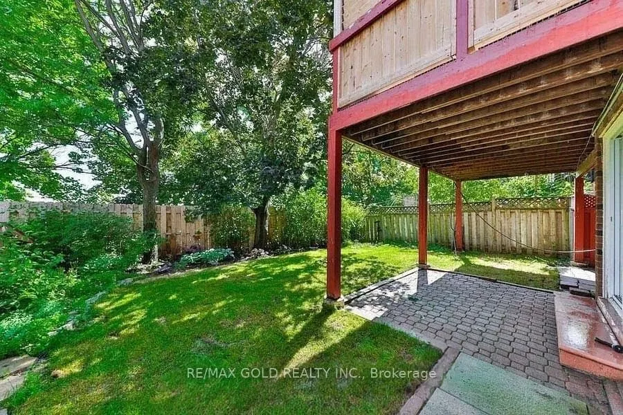 5275 Thornwood Drive