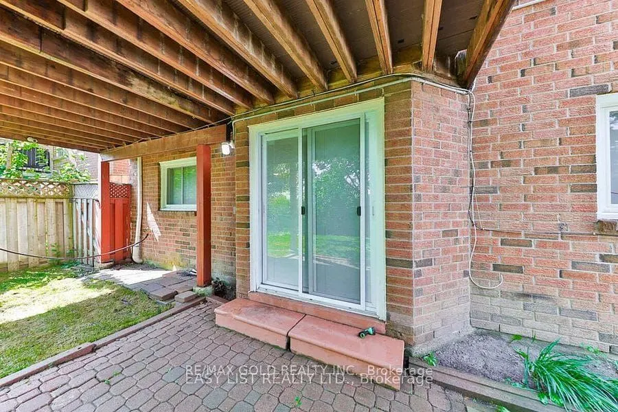 5275 Thornwood Drive