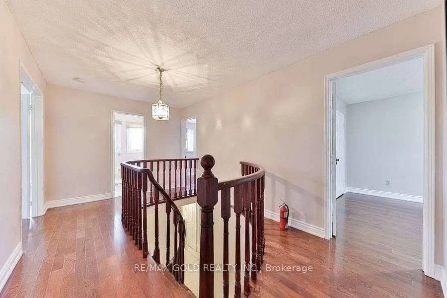 5275 Thornwood Drive