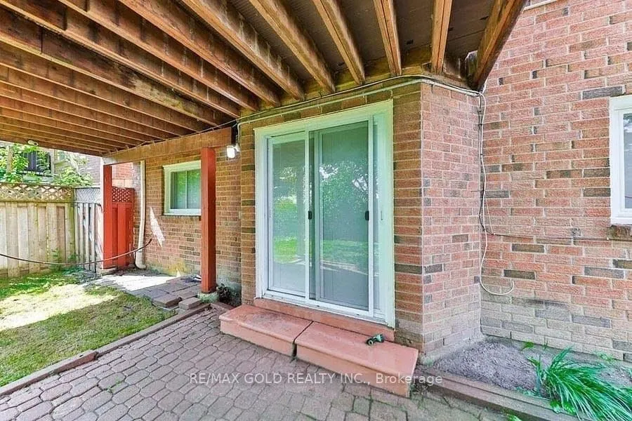 5275 Thornwood Drive