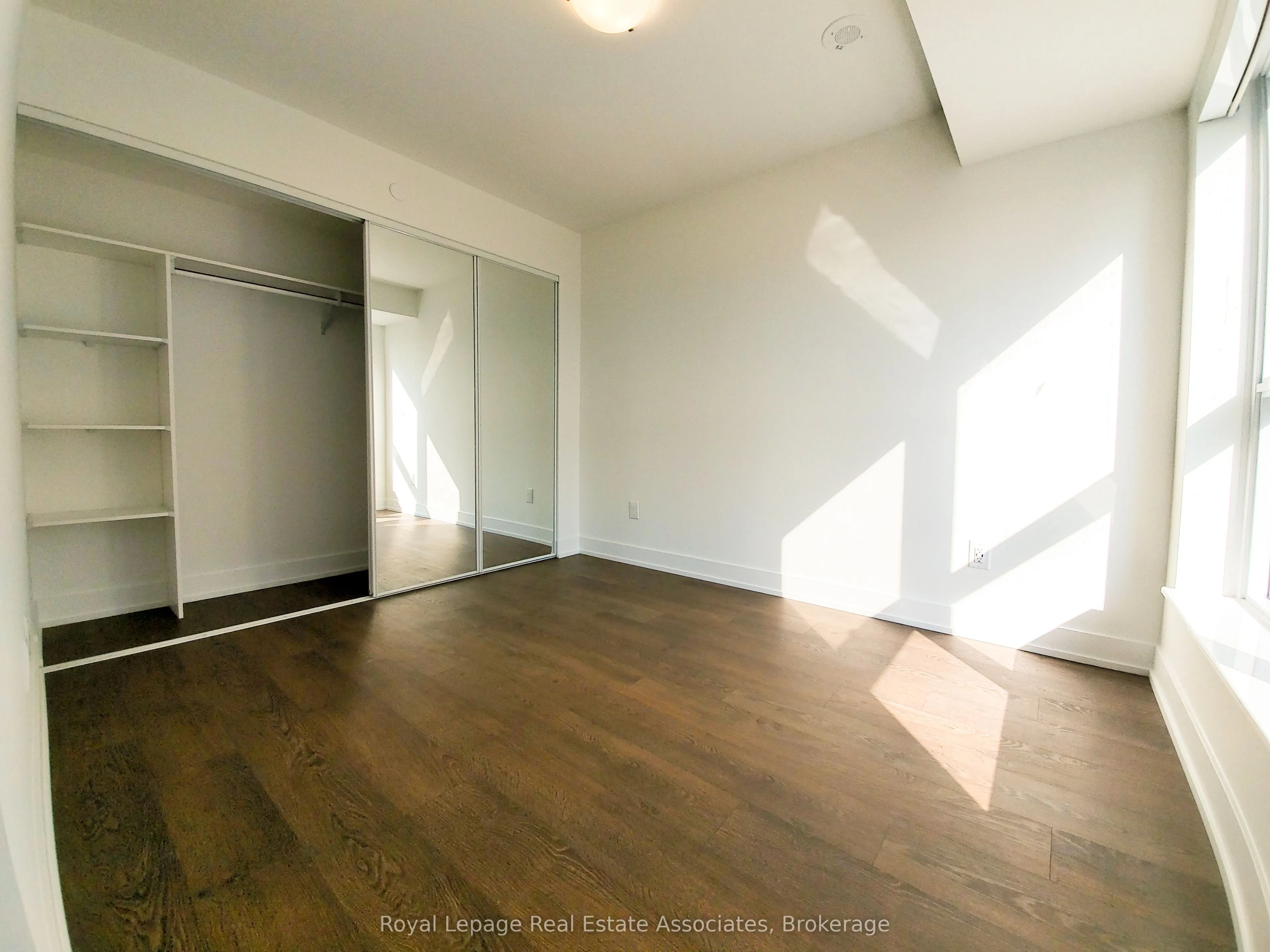 5 Mabelle Avenue, #1531