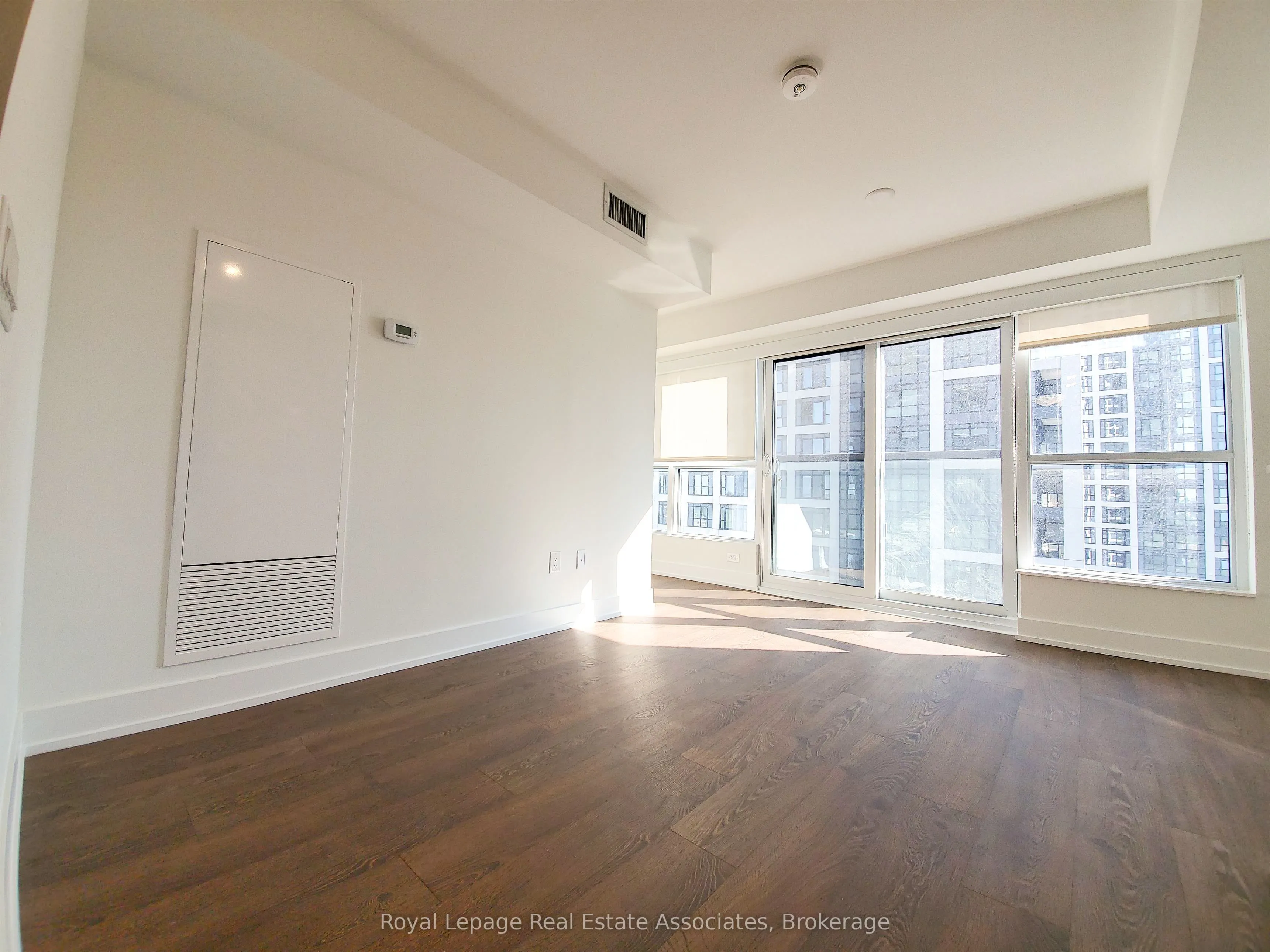 5 Mabelle Avenue, #1531