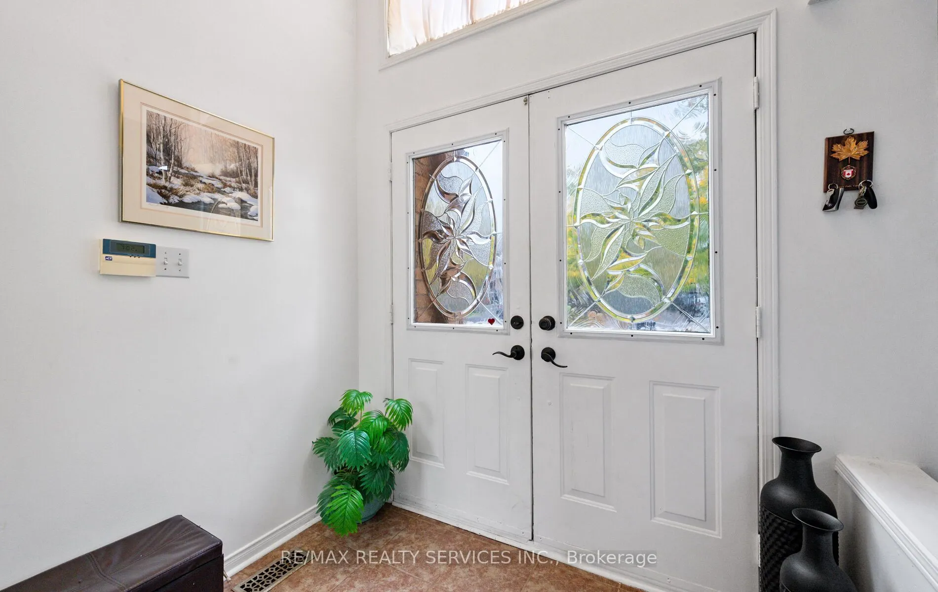 87 Queen Mary Drive