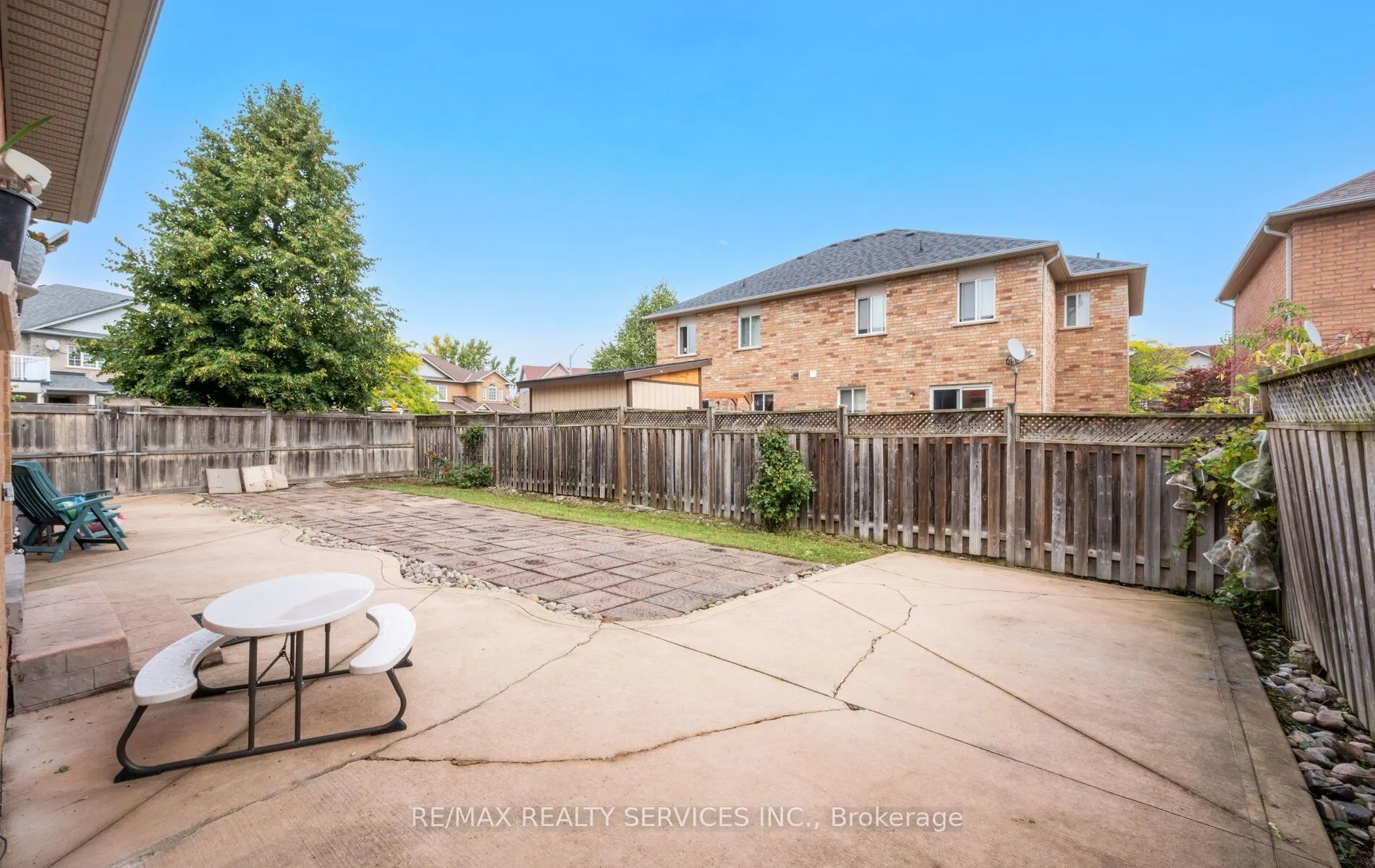 87 Queen Mary Drive
