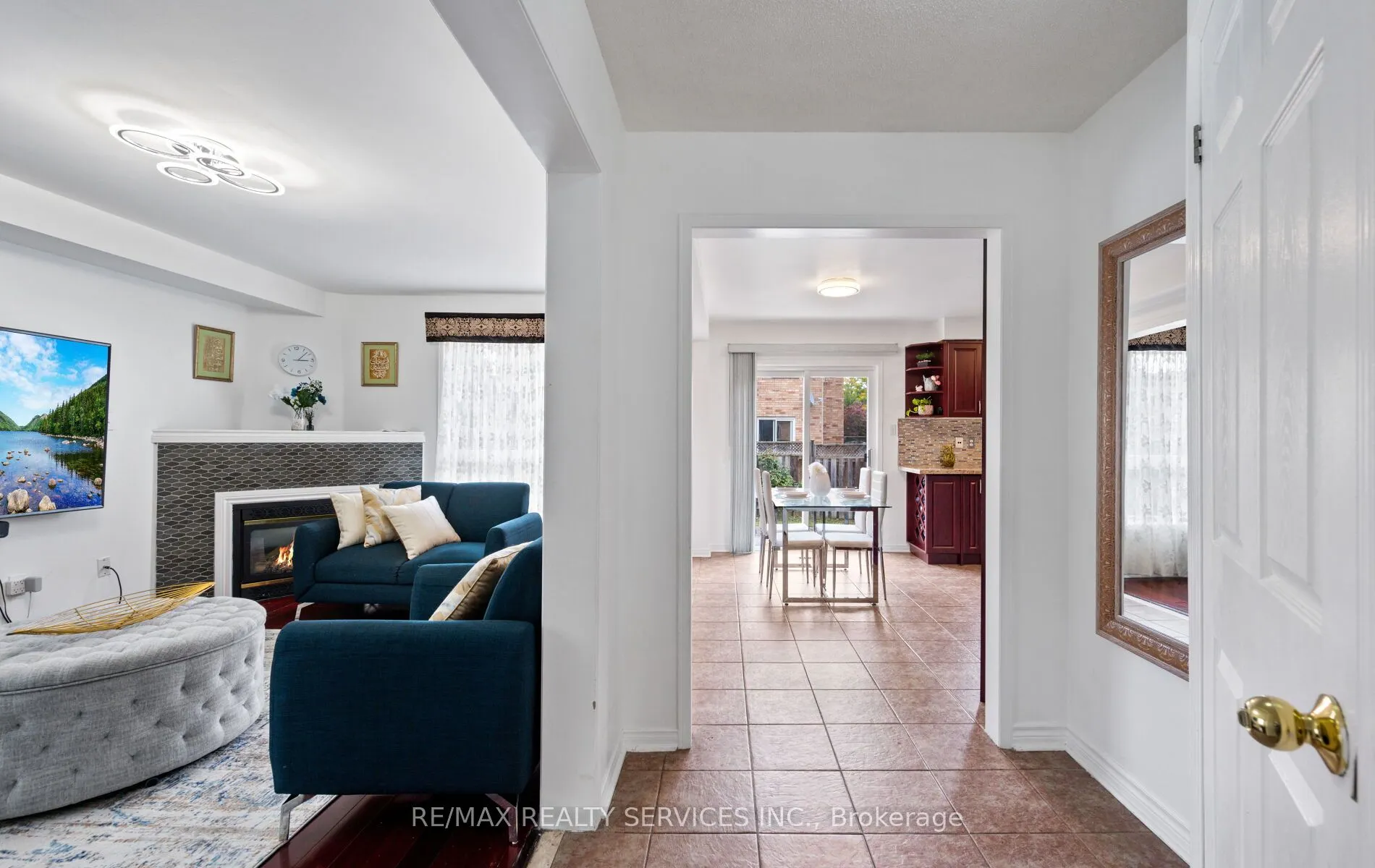 87 Queen Mary Drive