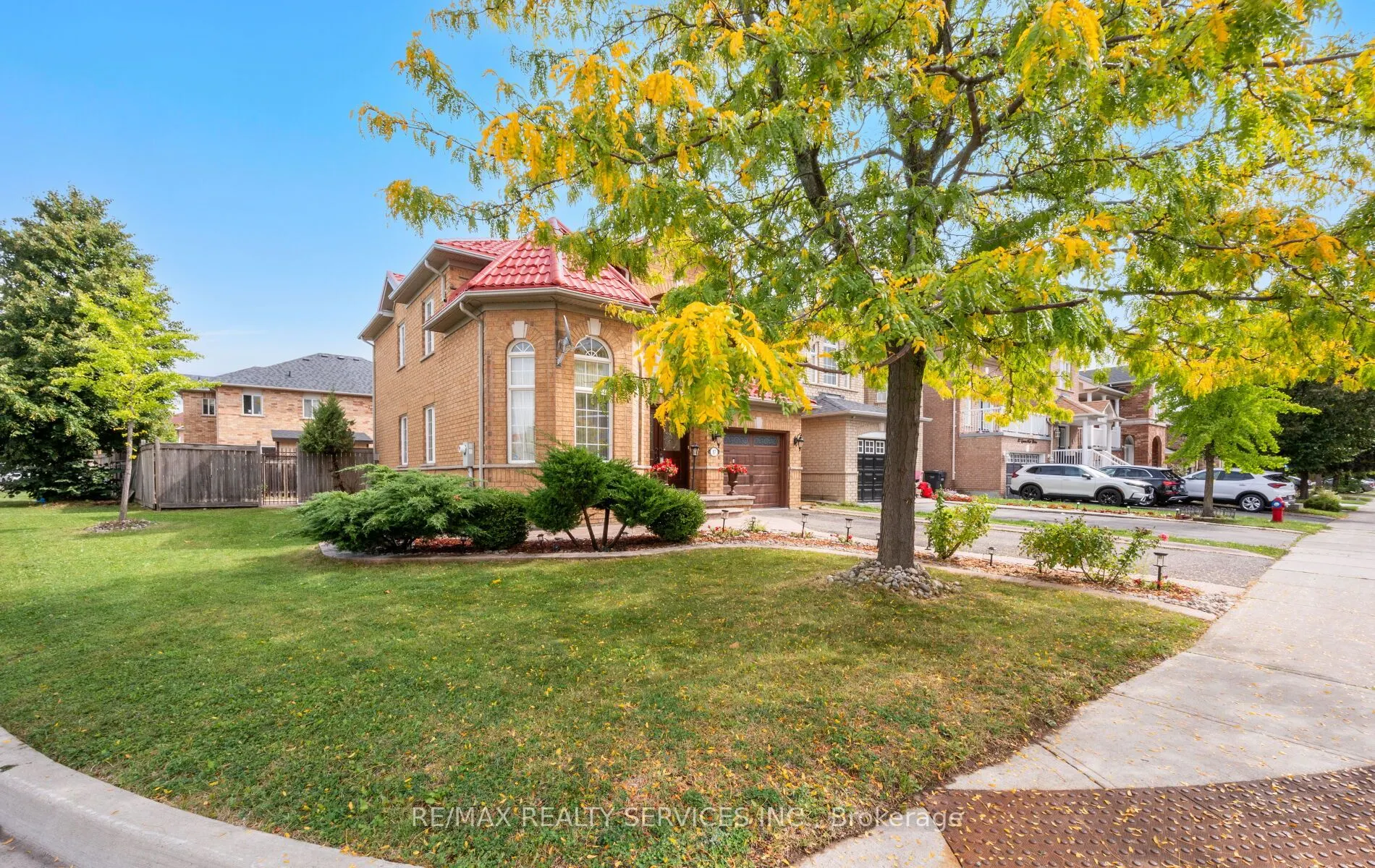 87 Queen Mary Drive