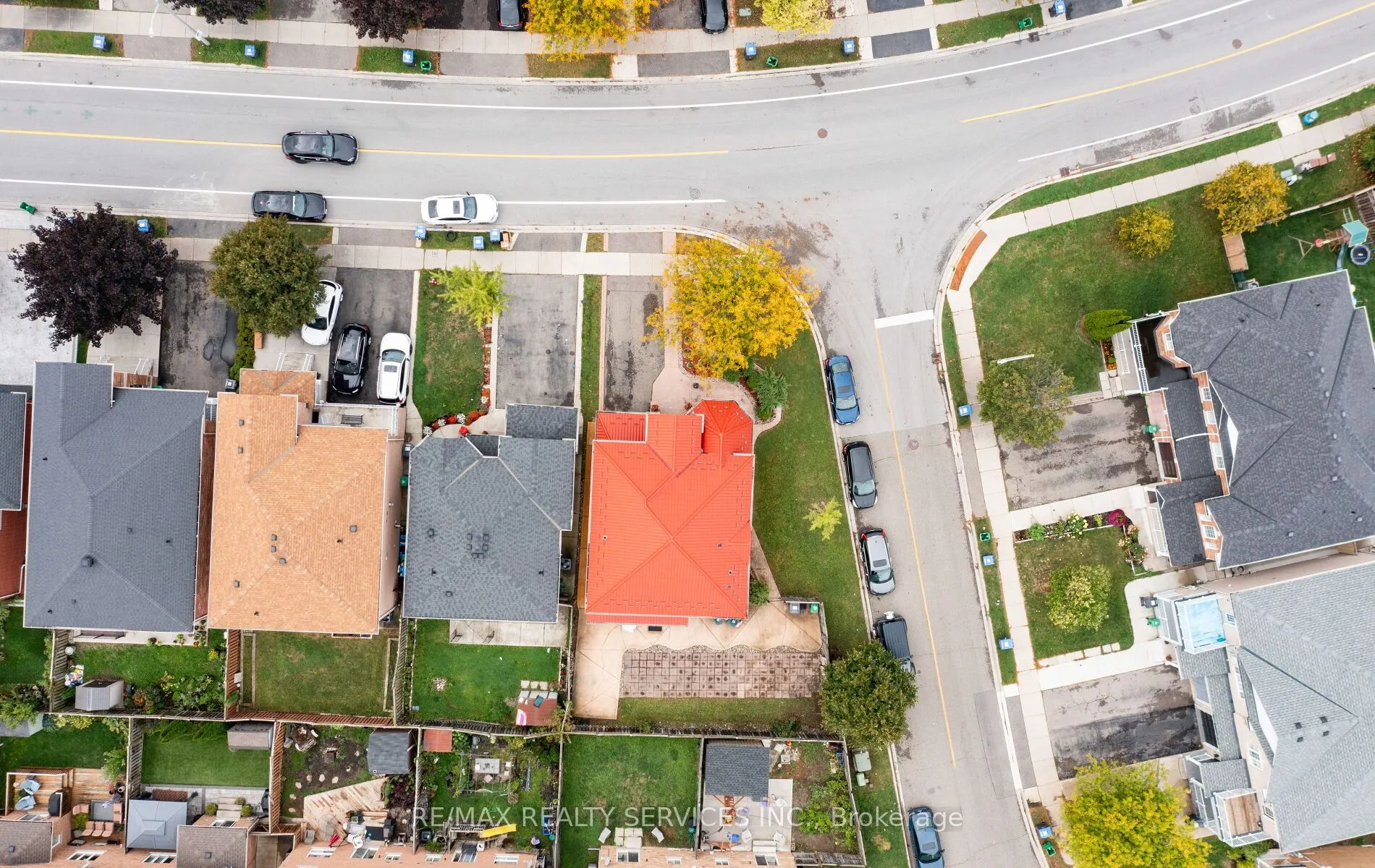 87 Queen Mary Drive