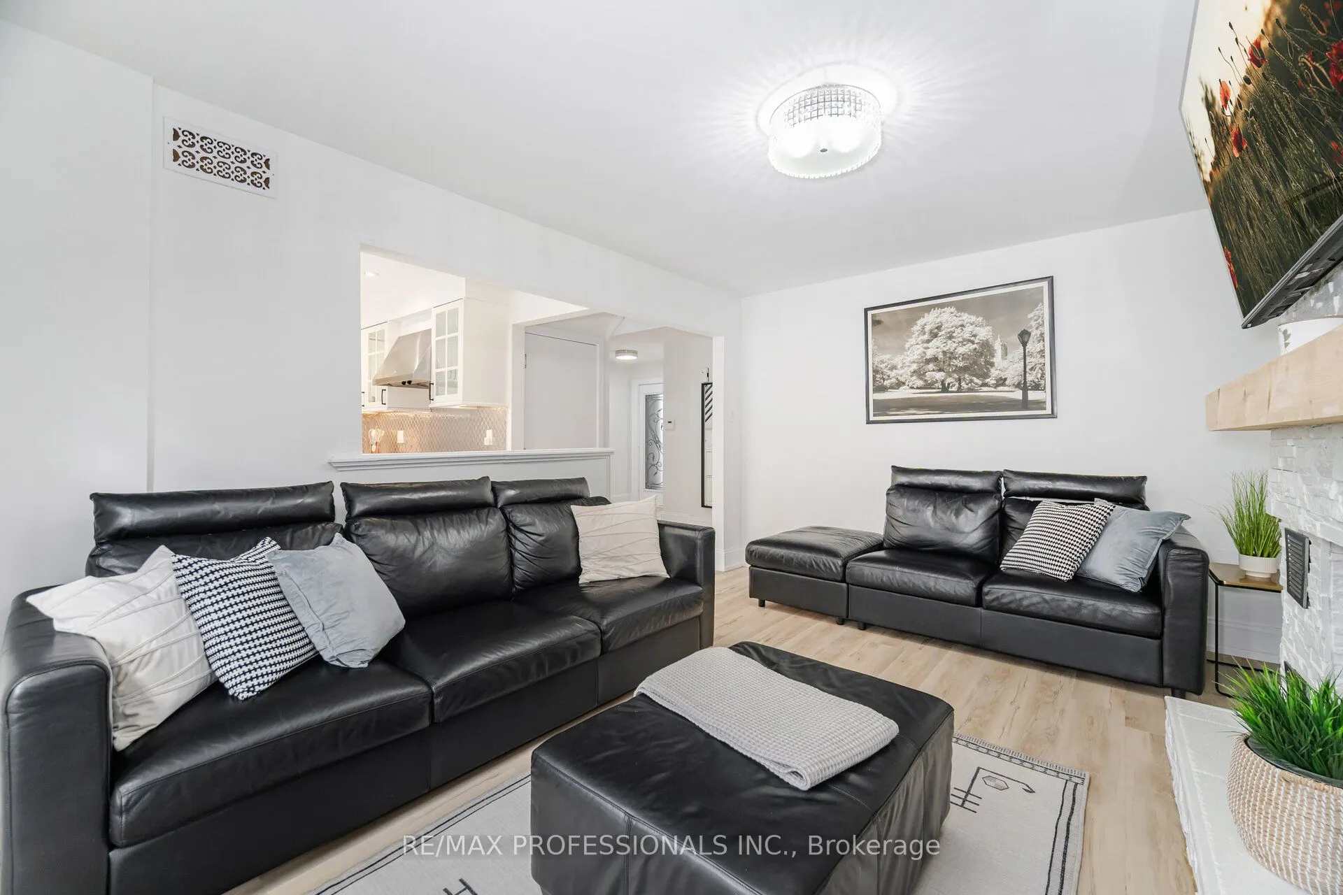 102 Tanager Square