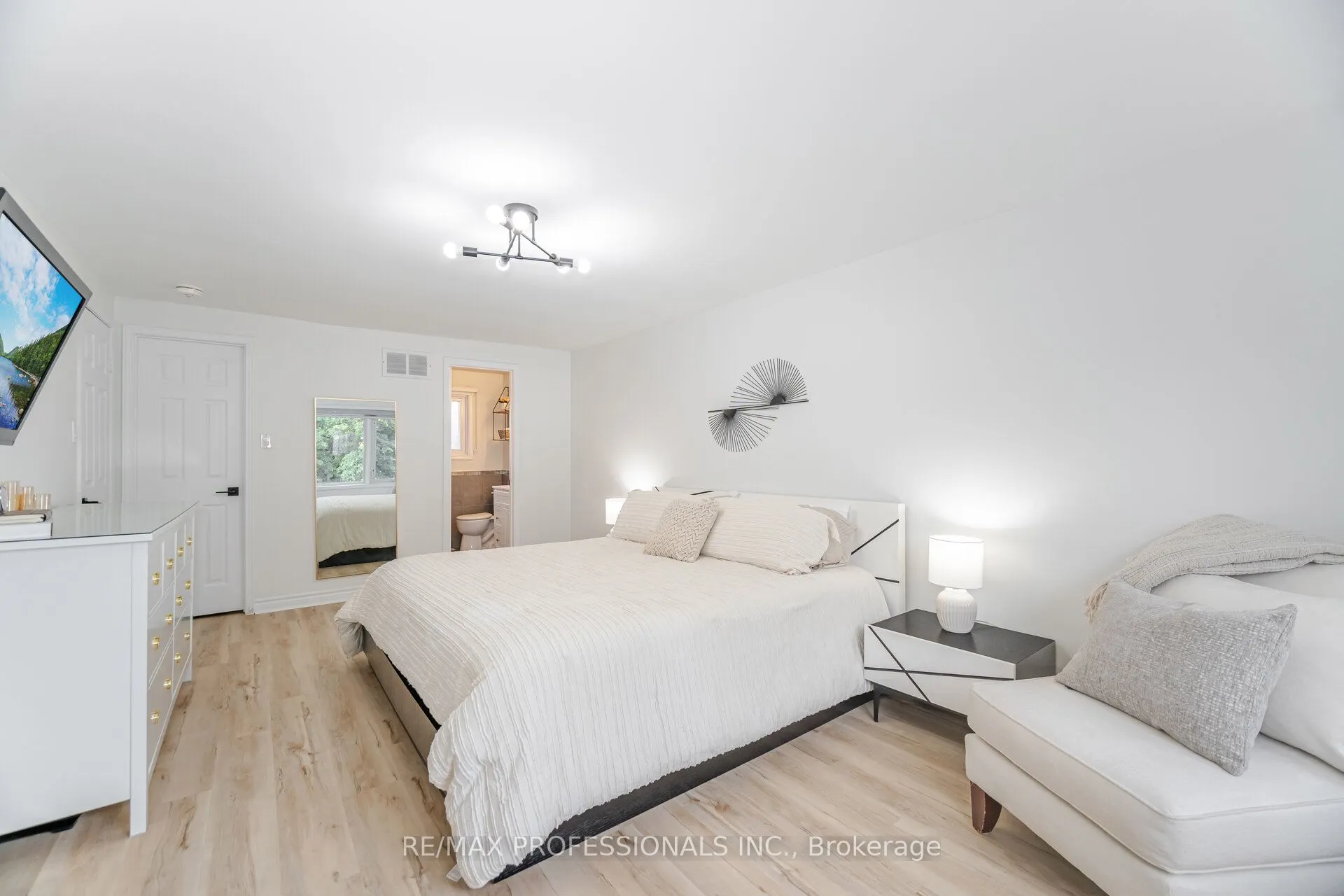102 Tanager Square