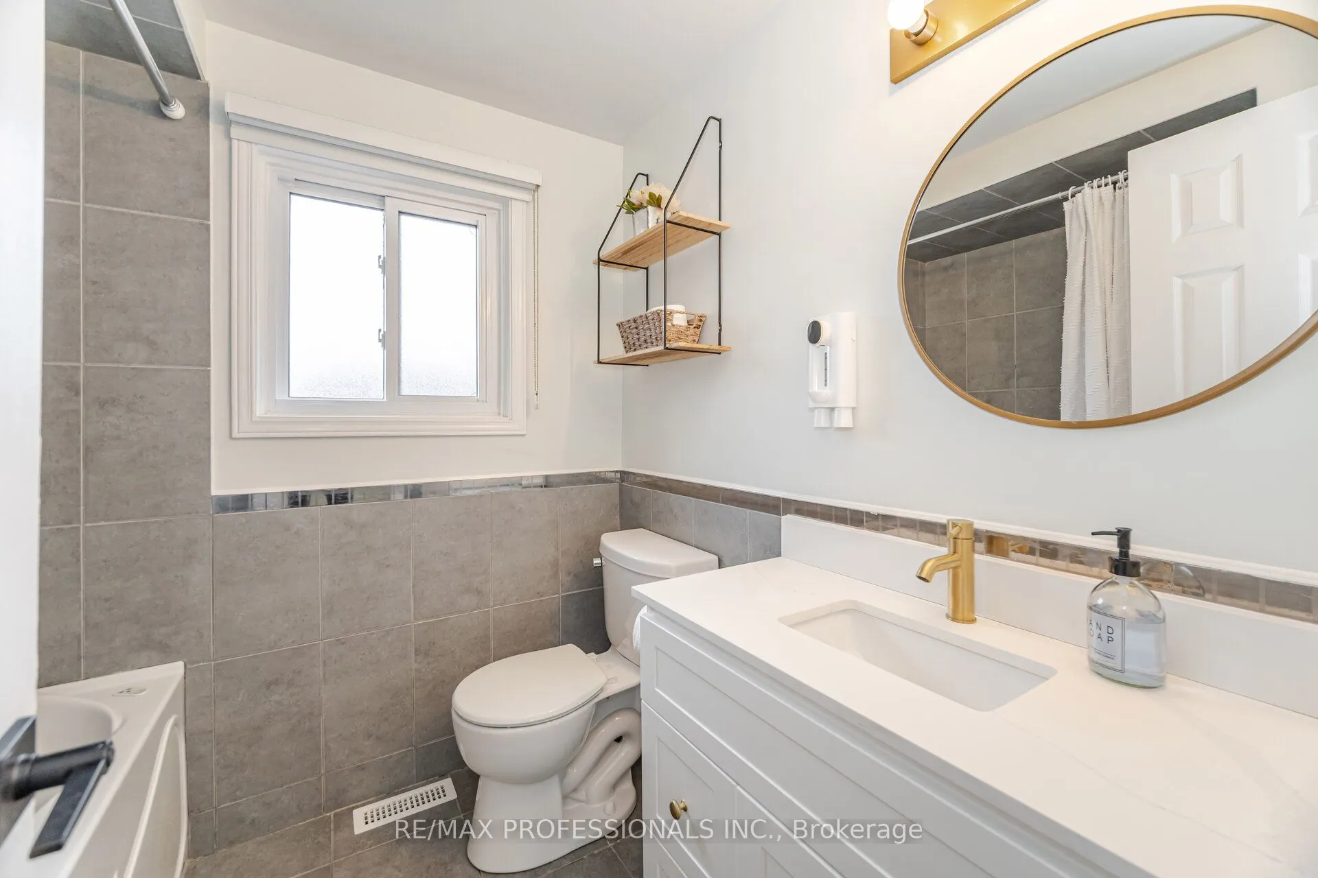 102 Tanager Square