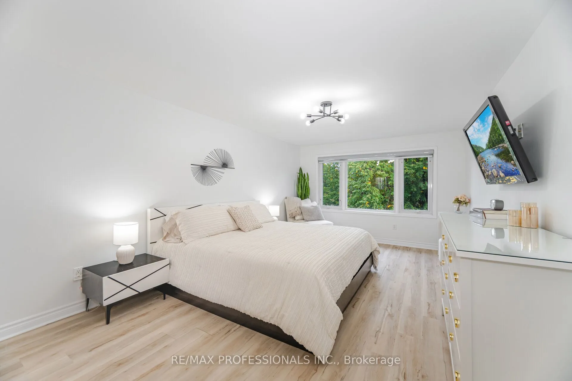 102 Tanager Square