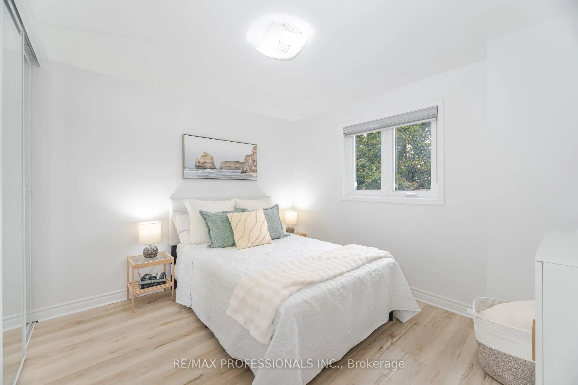 102 Tanager Square
