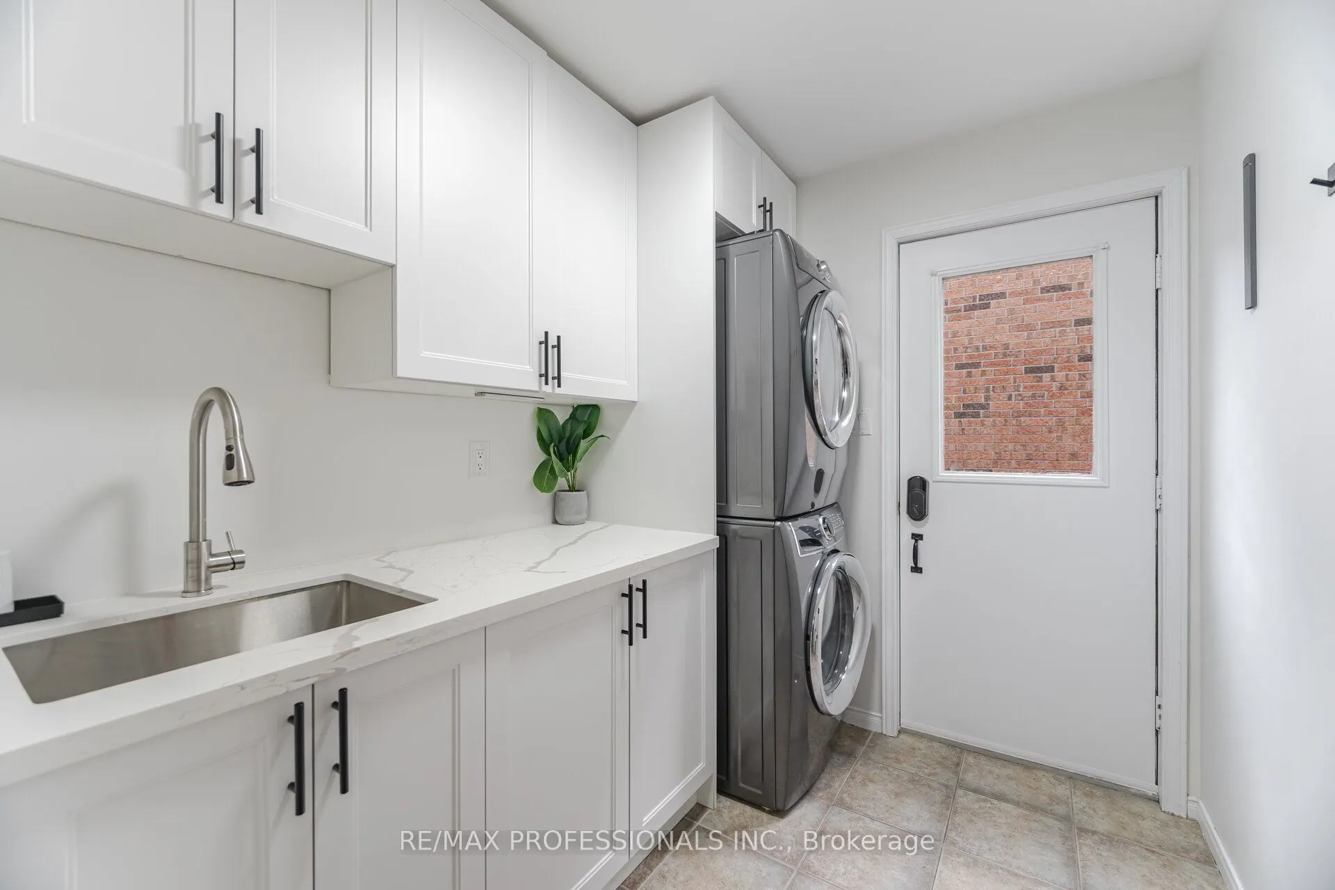 102 Tanager Square