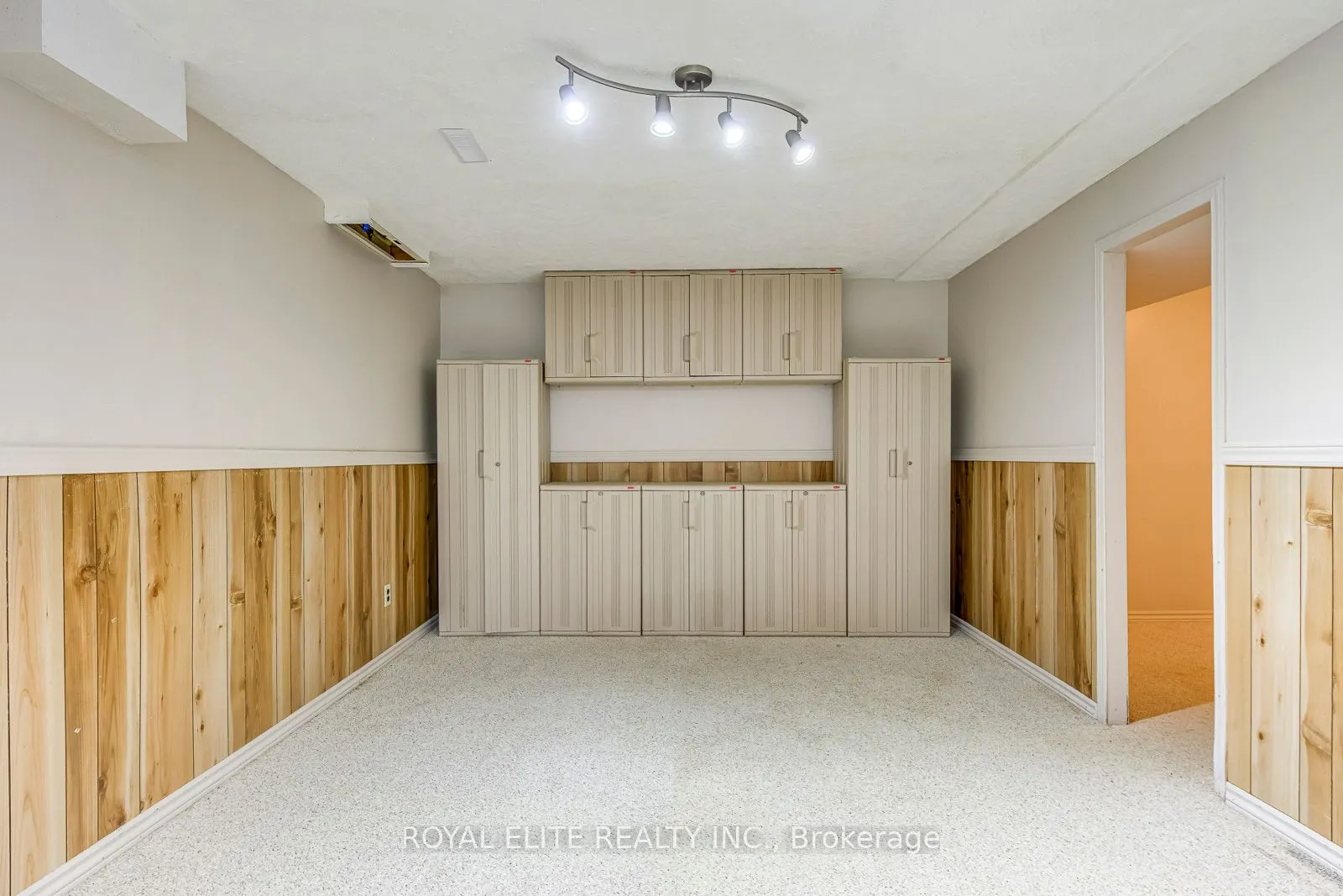 6951 Harris Road