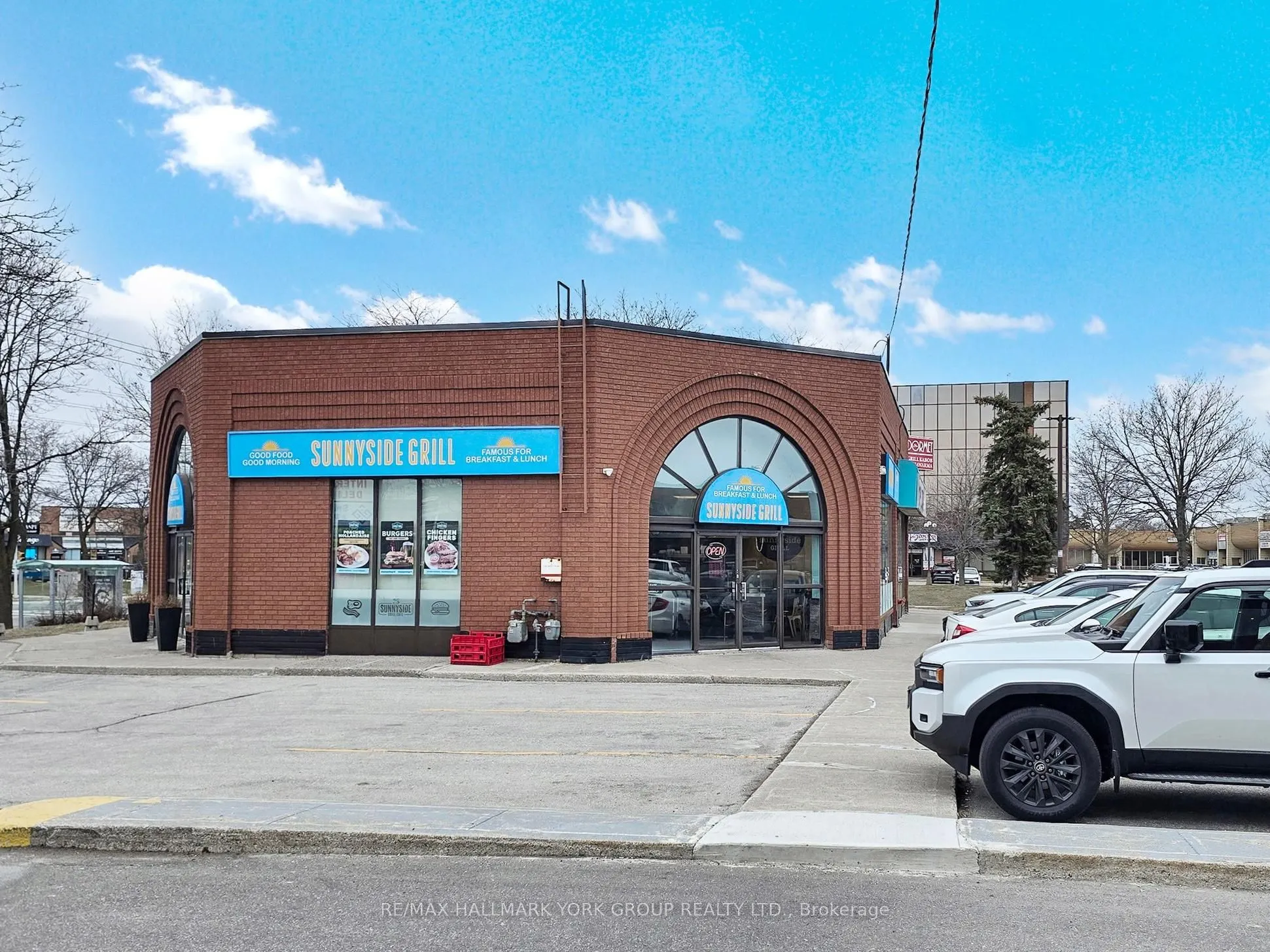 2777 Steeles Avenue W