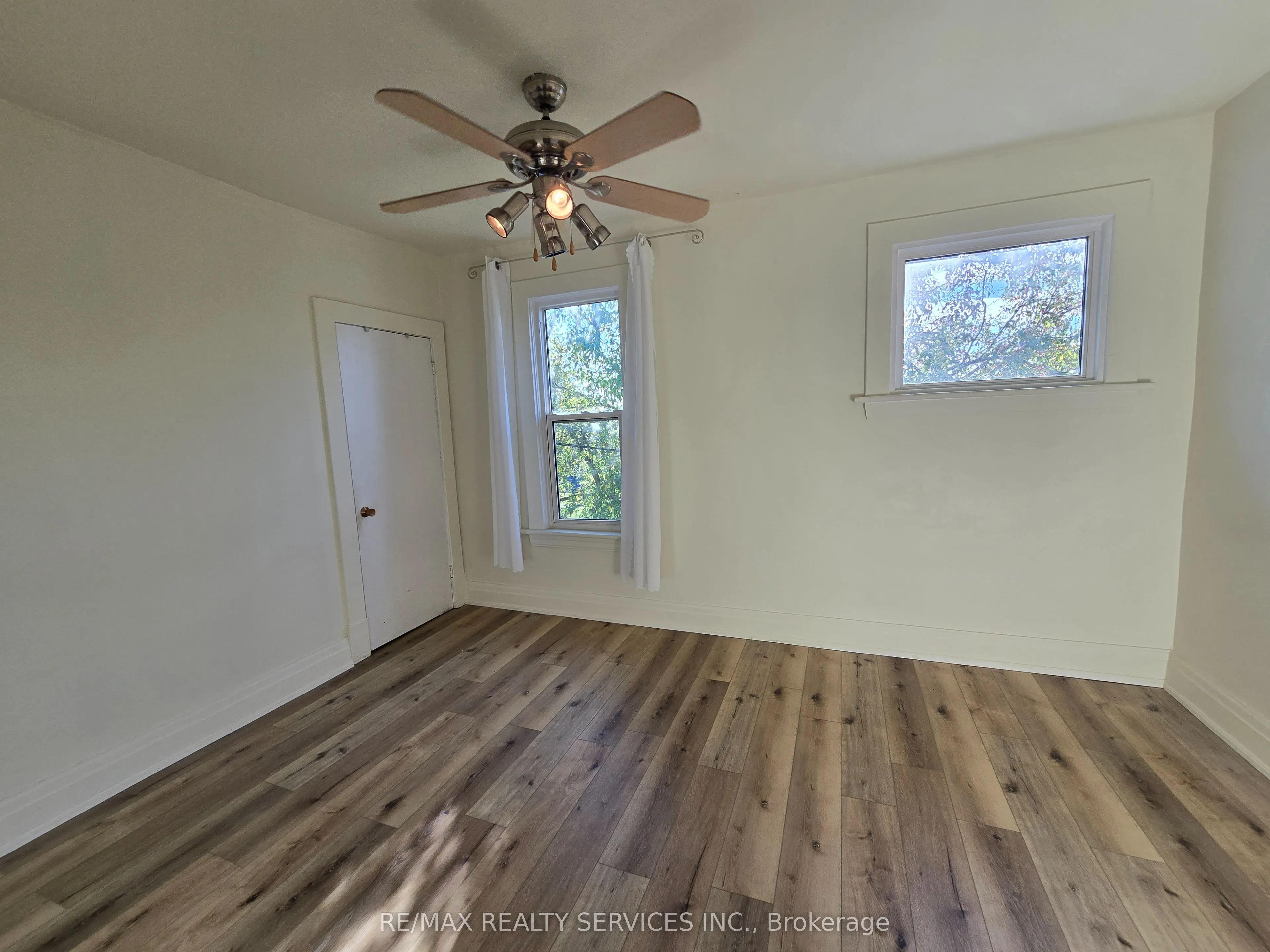 82 Rosedale Avenue W