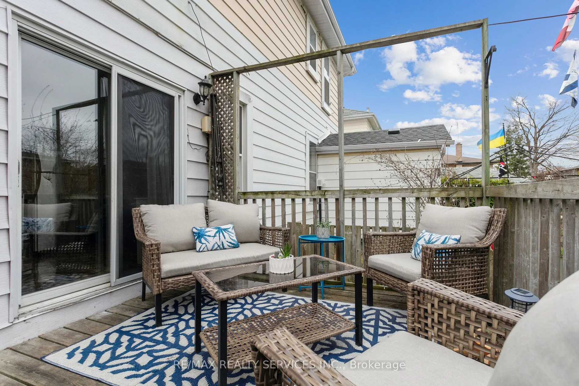 82 Rosedale Avenue W