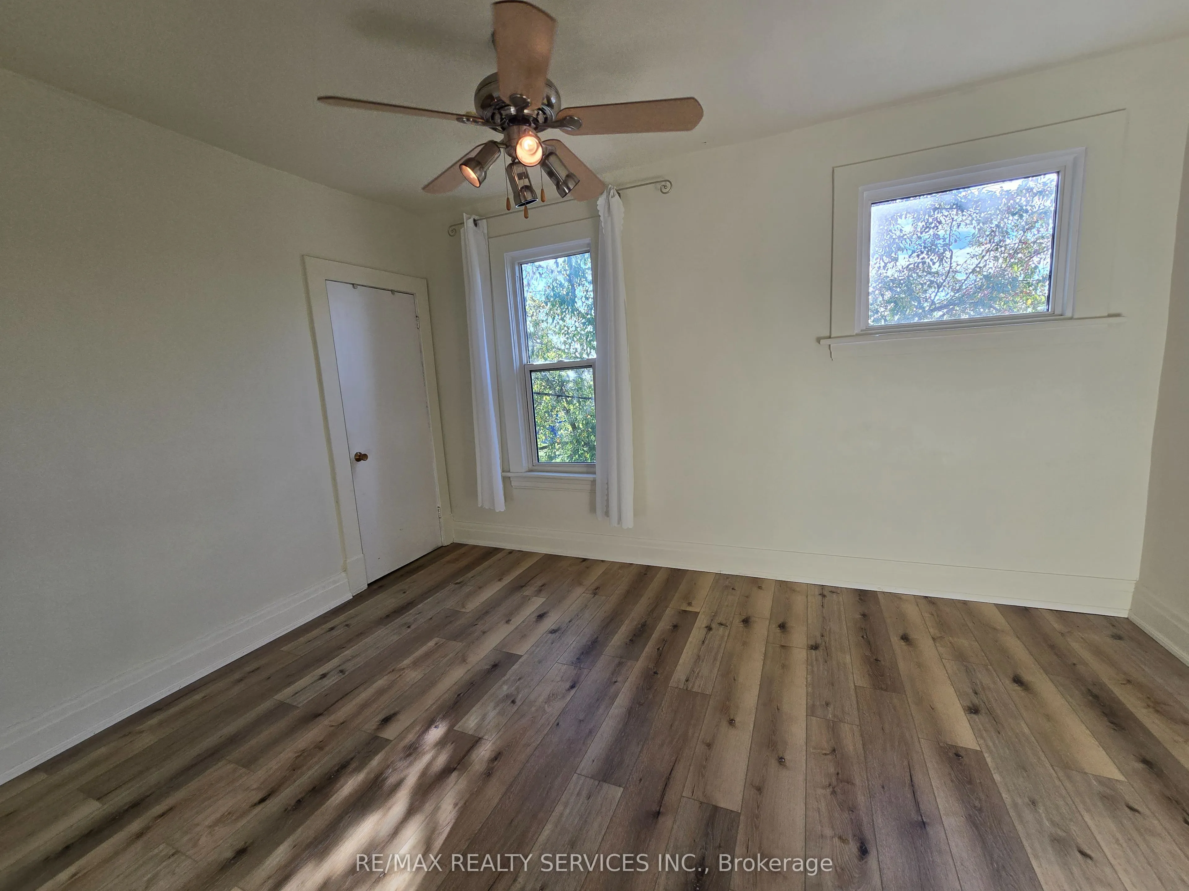 82 Rosedale Avenue W