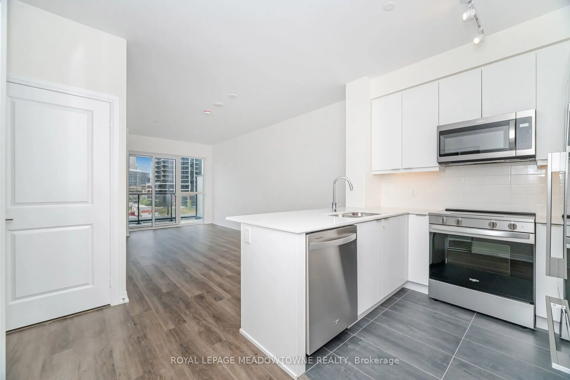 15 Watergarden Drive, #207