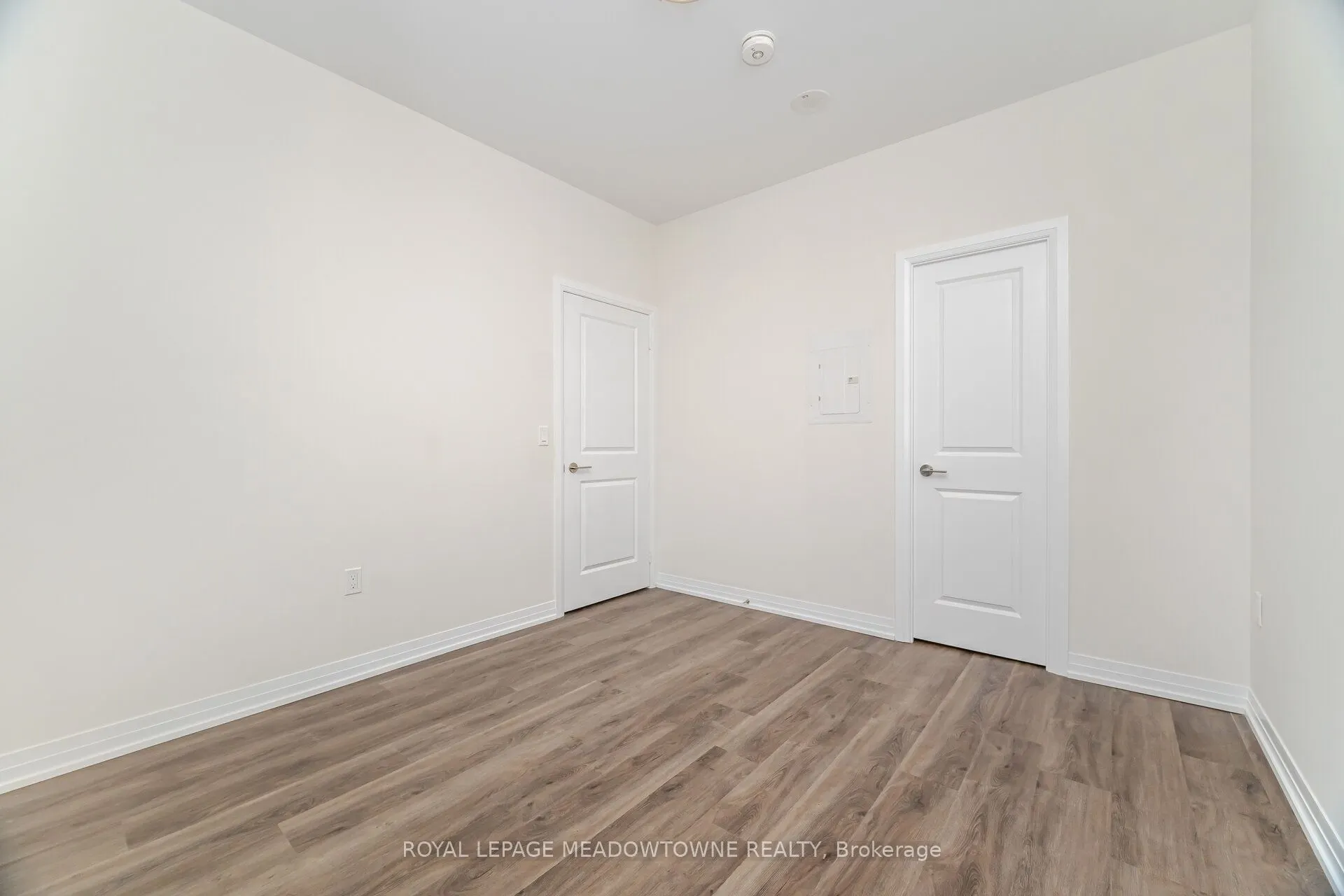 15 Watergarden Drive, #207