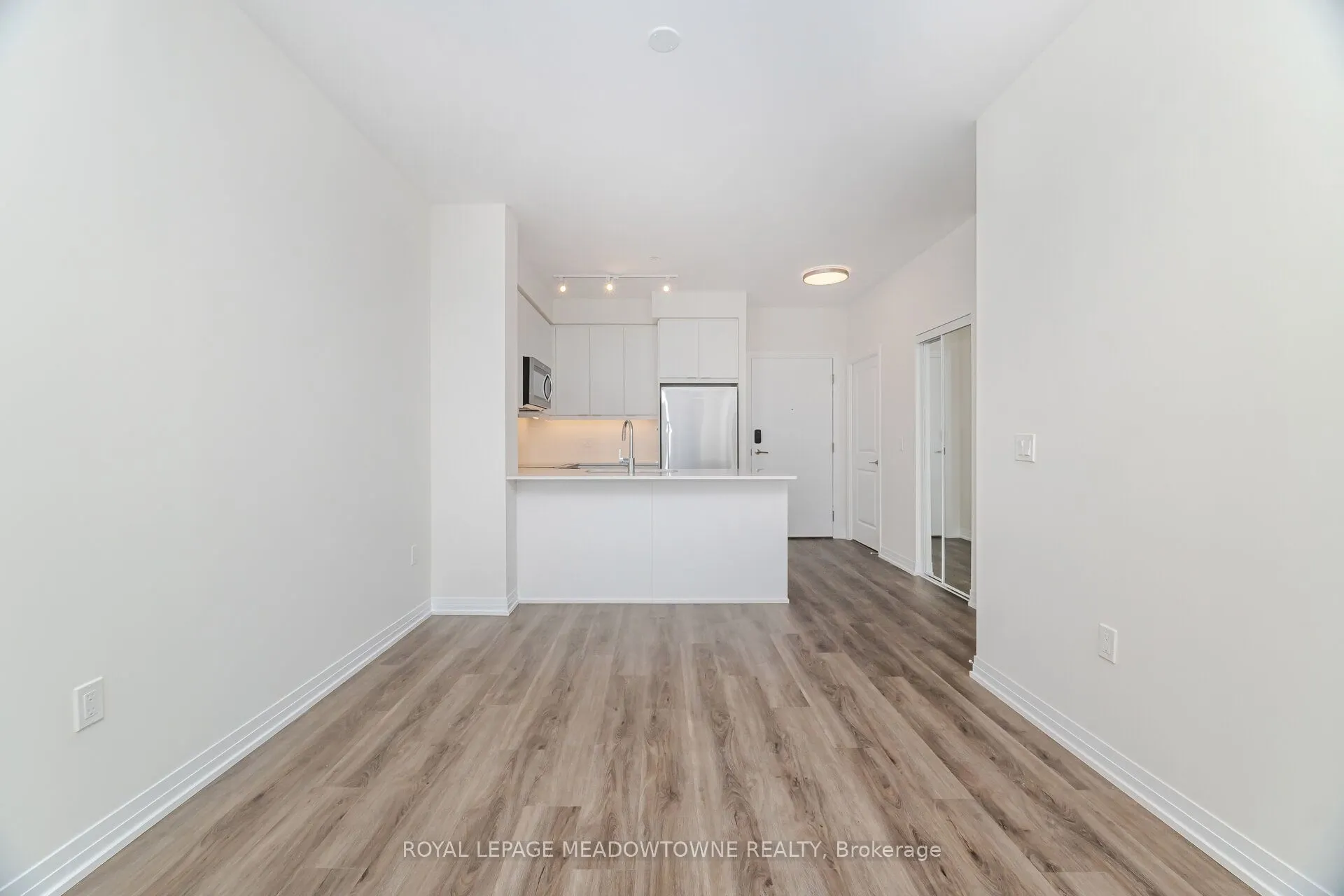 15 Watergarden Drive, #207
