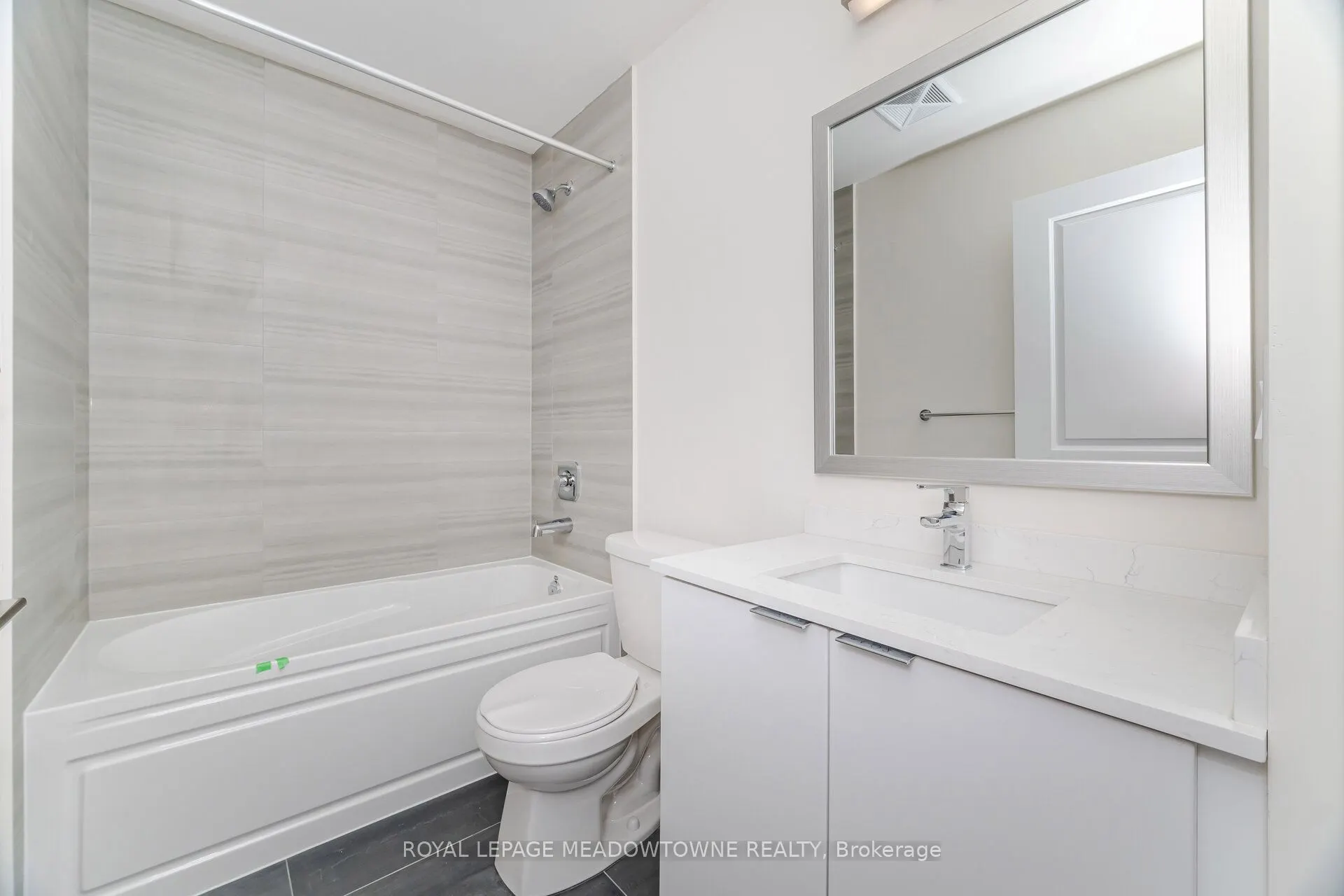 15 Watergarden Drive, #207