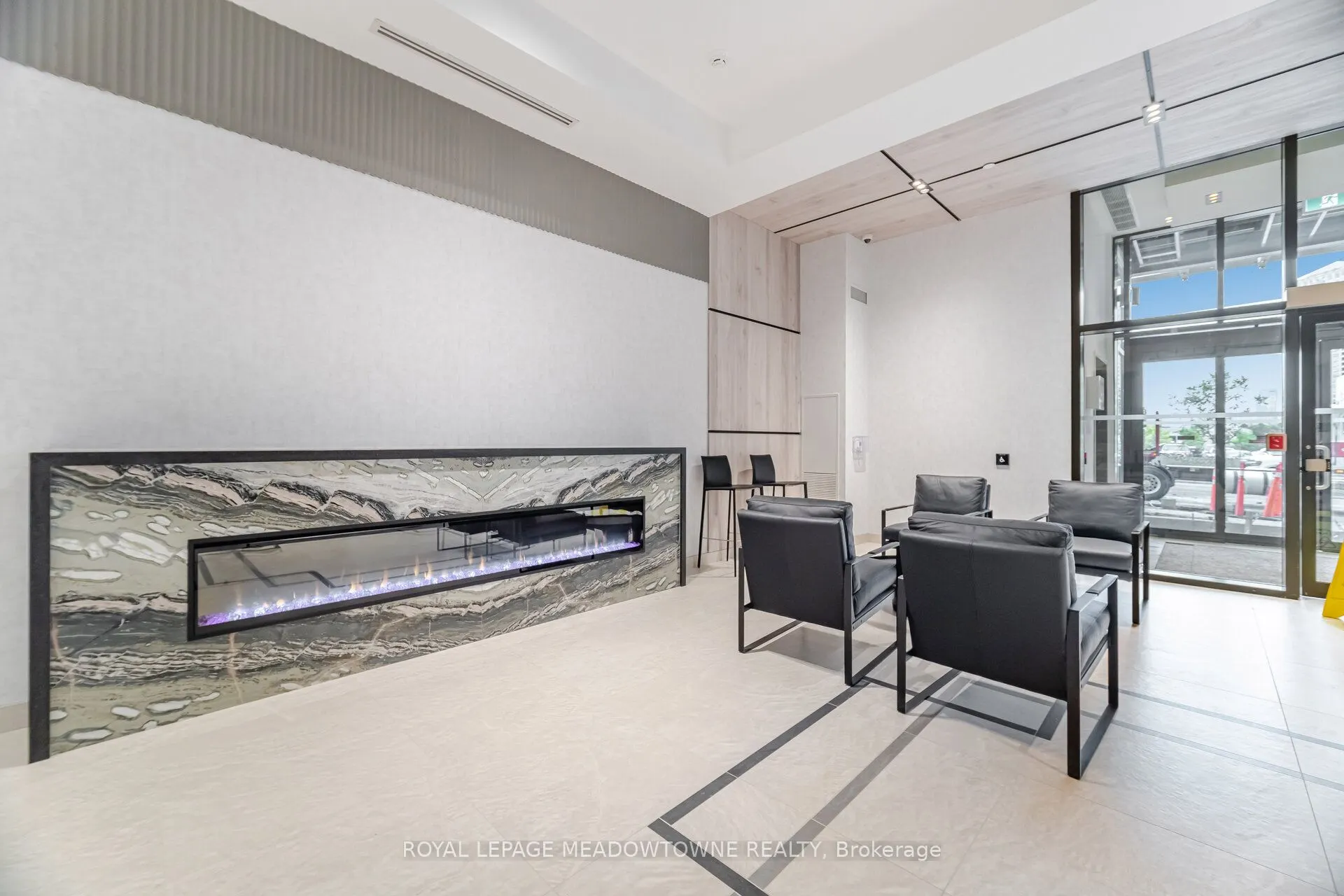 15 Watergarden Drive, #207