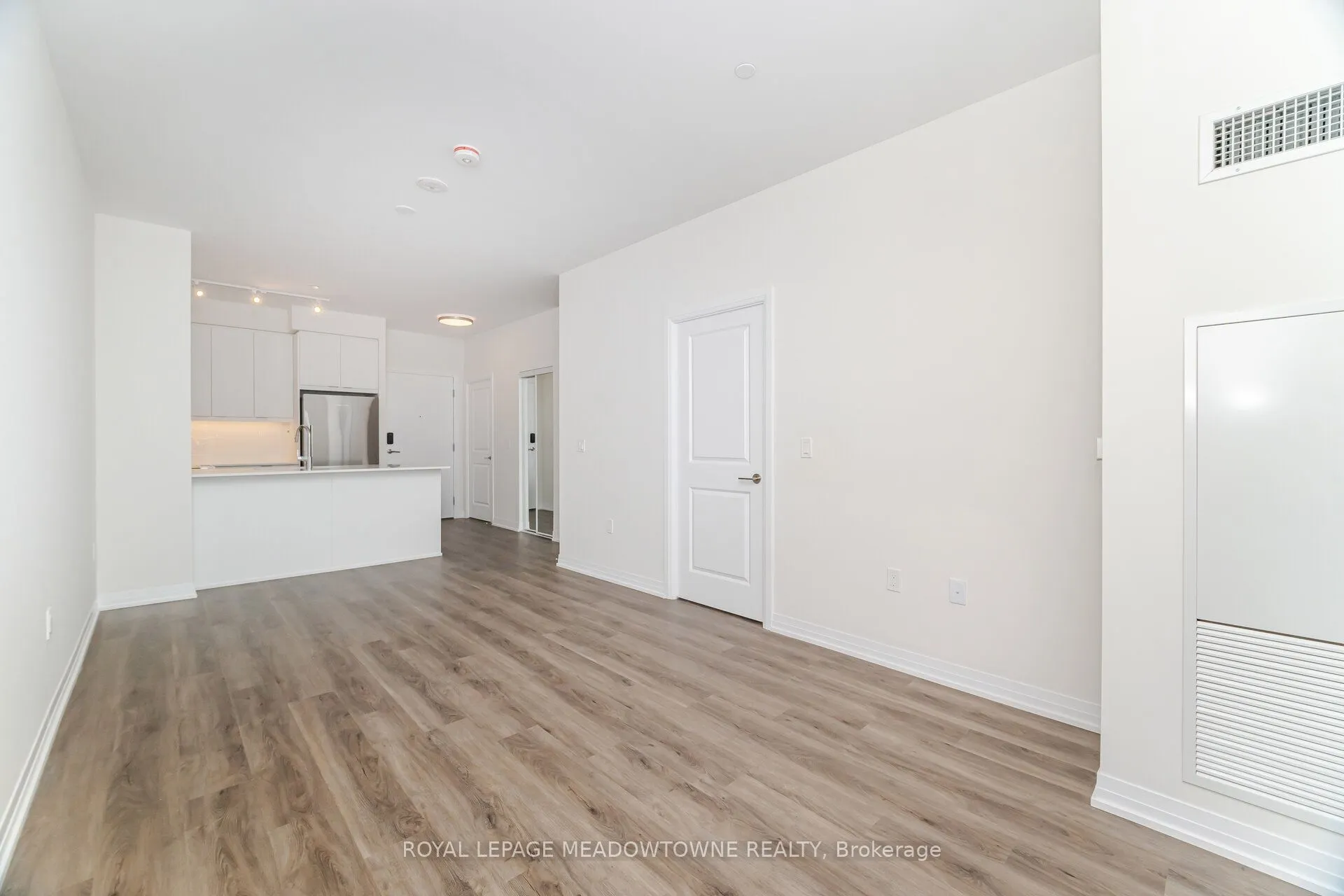 15 Watergarden Drive, #207