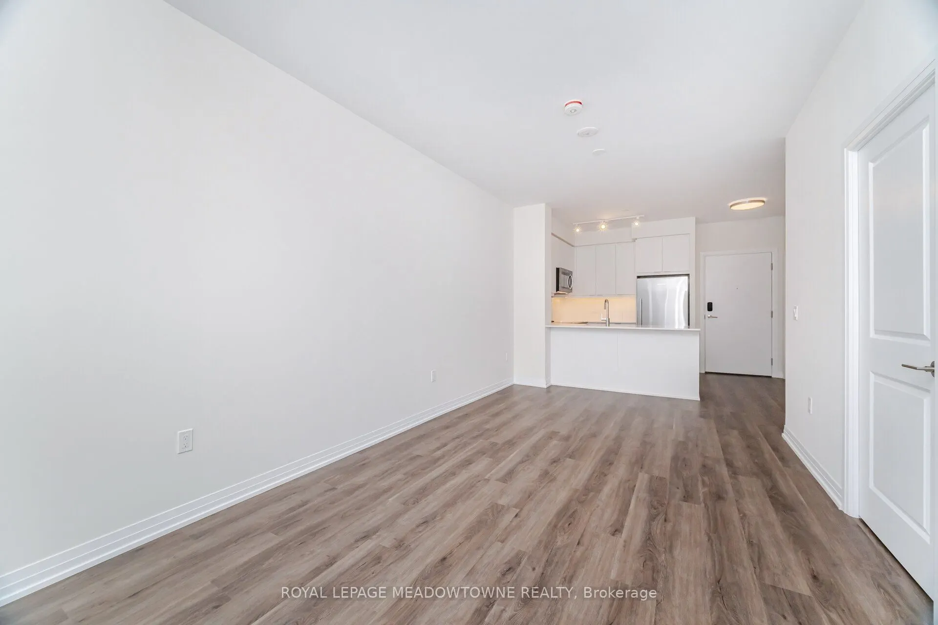 15 Watergarden Drive, #207