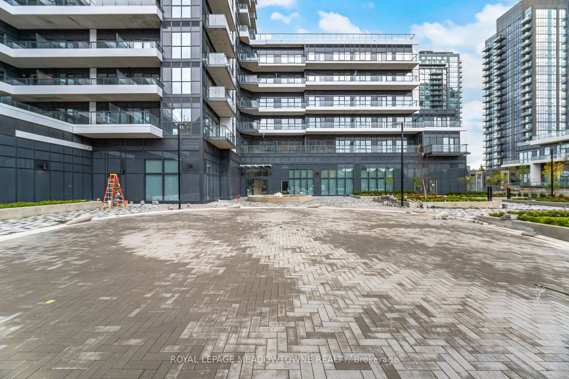 15 Watergarden Drive, #207