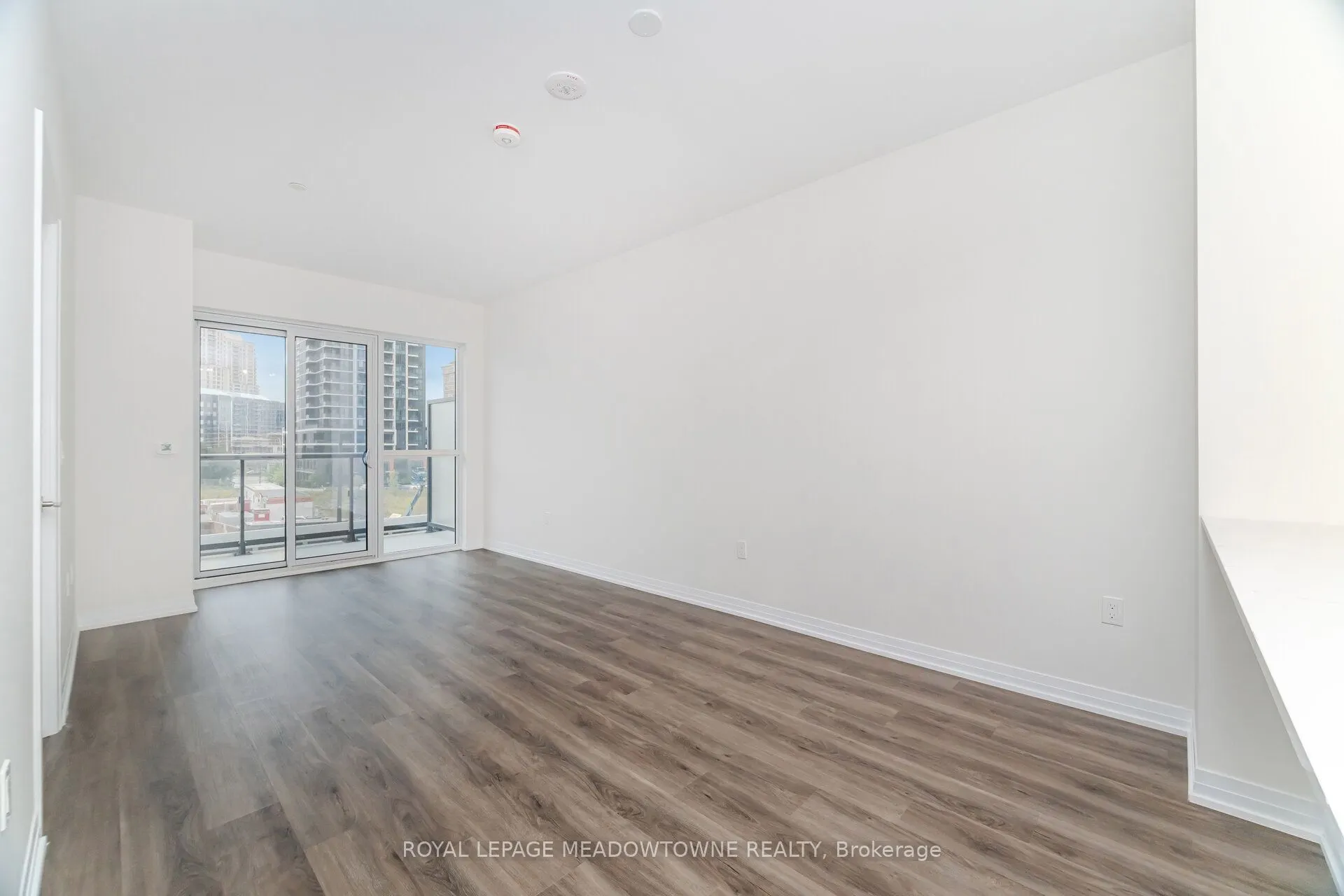 15 Watergarden Drive, #207