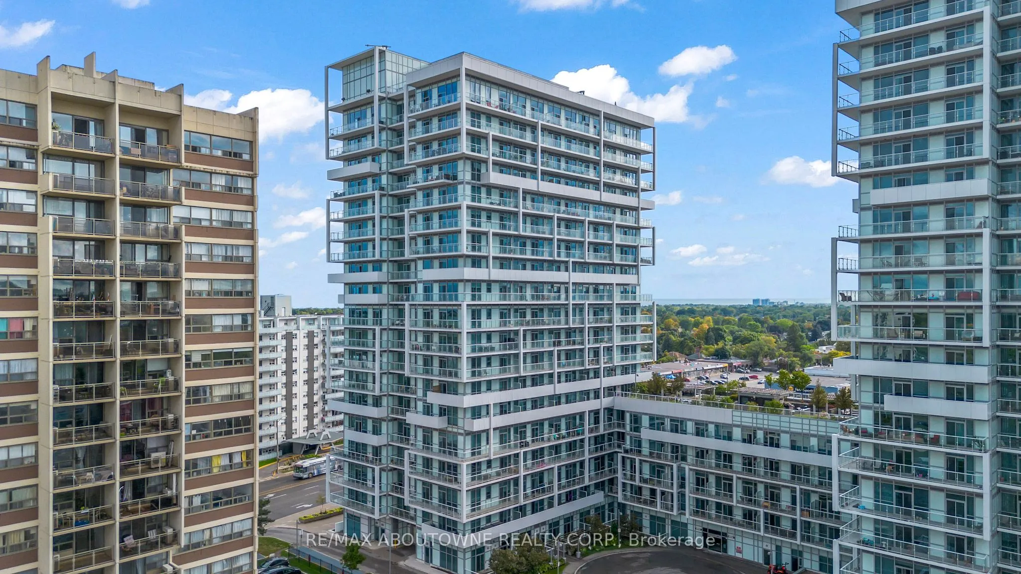 55 Speers Road, #1008