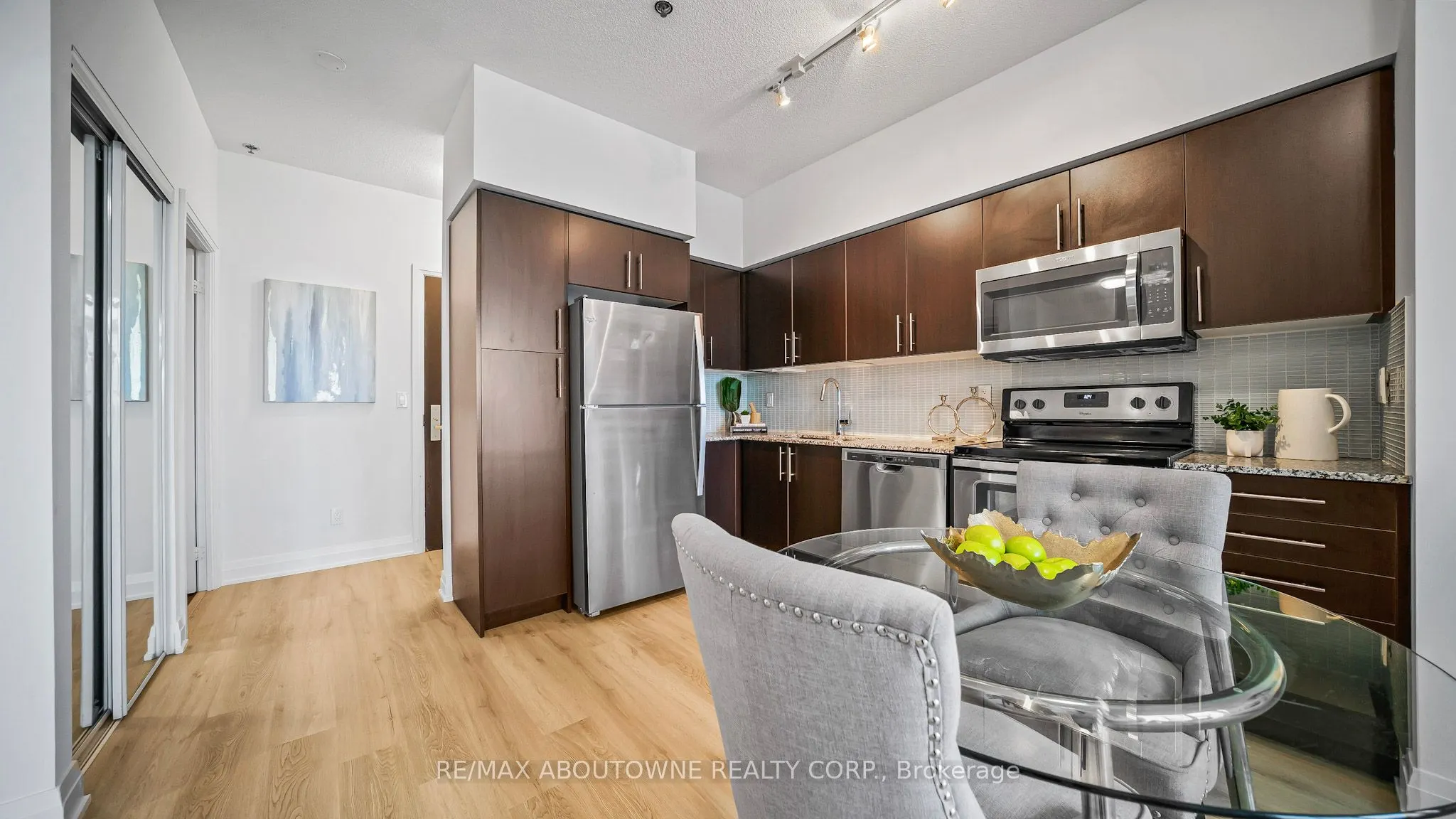 55 Speers Road, #1008