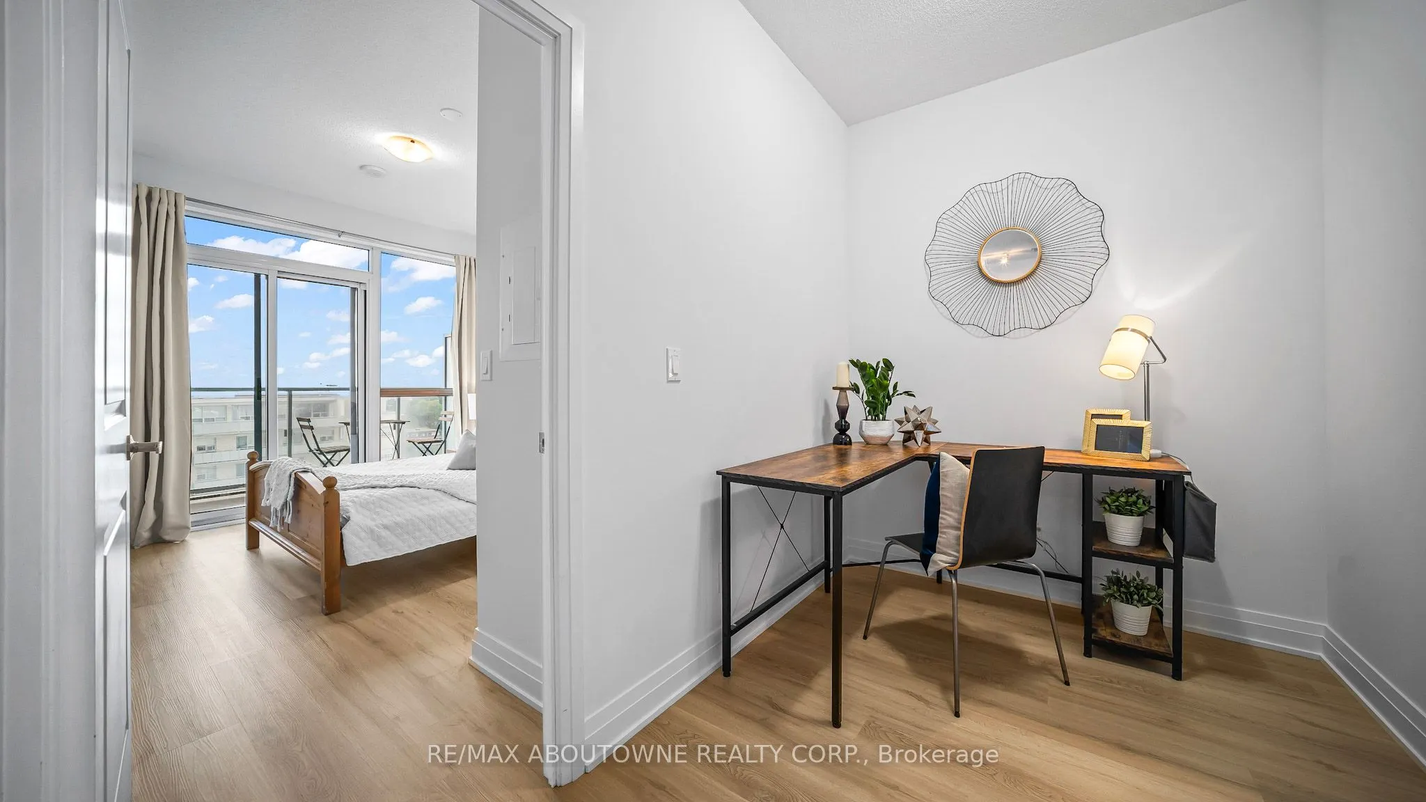 55 Speers Road, #1008