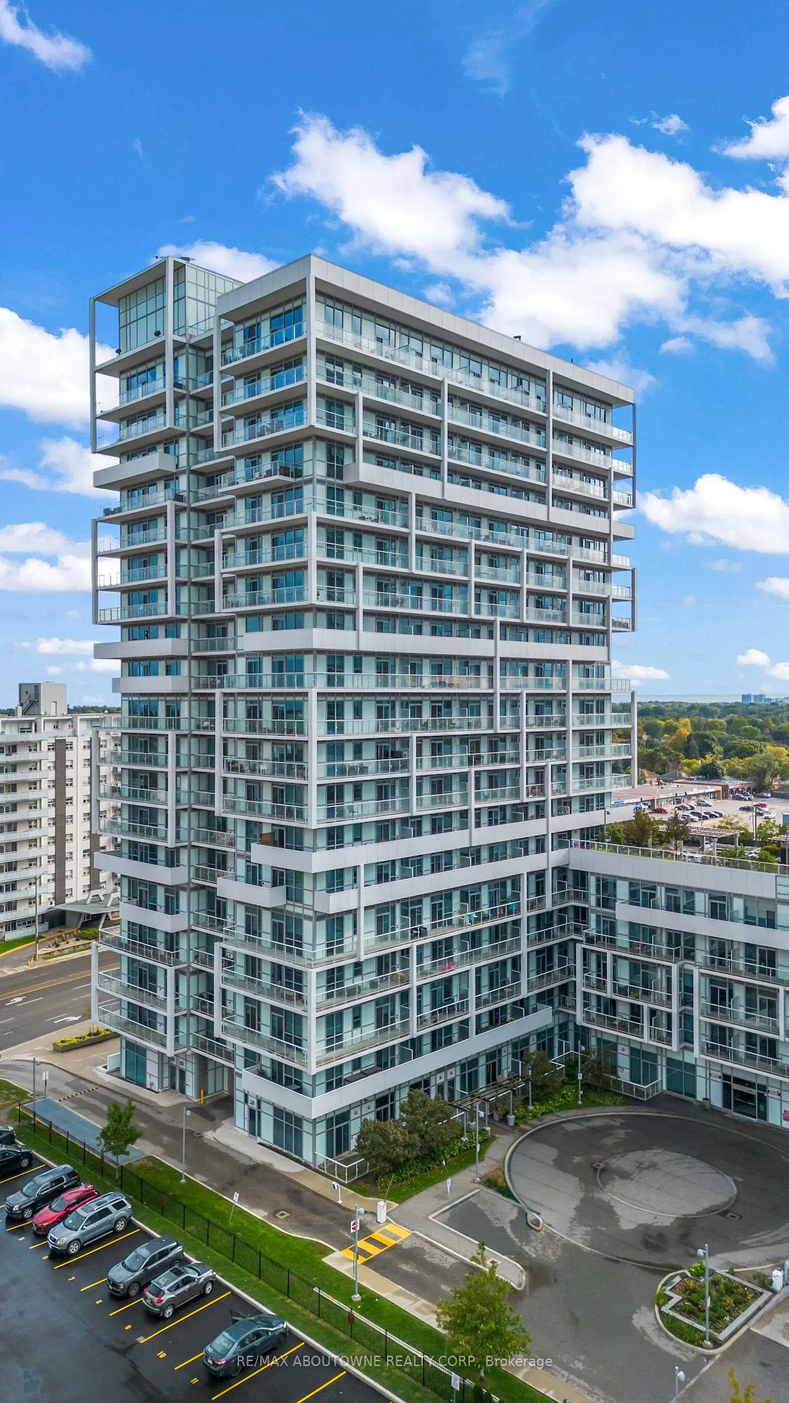 55 Speers Road, #1008