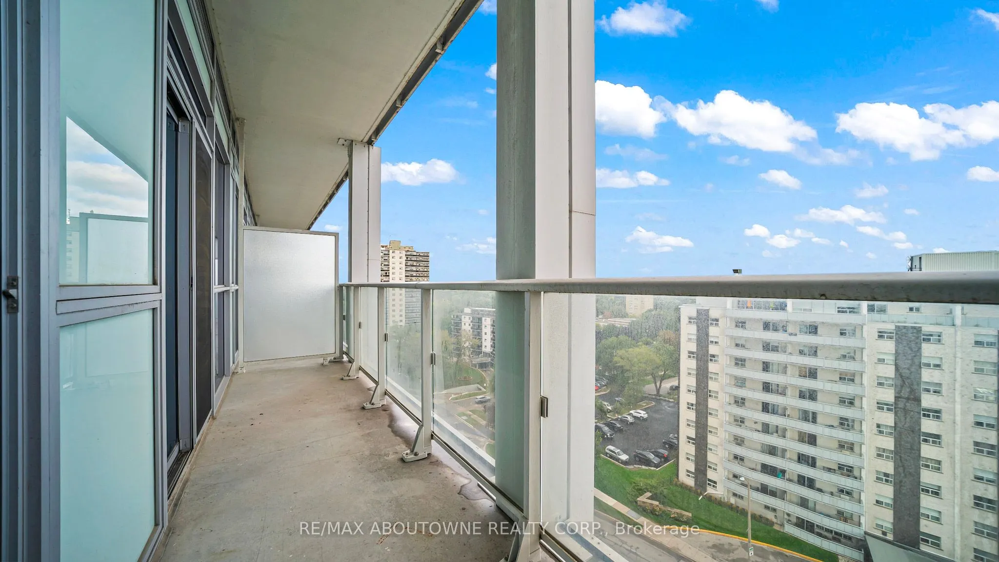 55 Speers Road, #1008