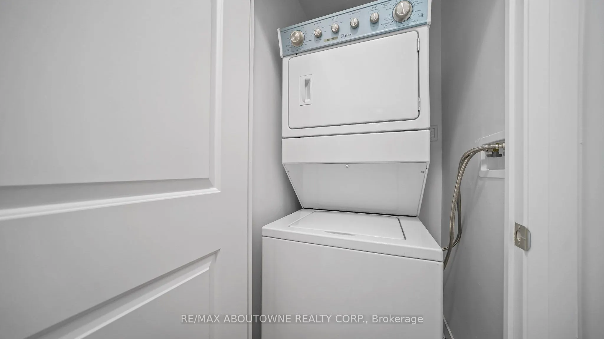 55 Speers Road, #1008
