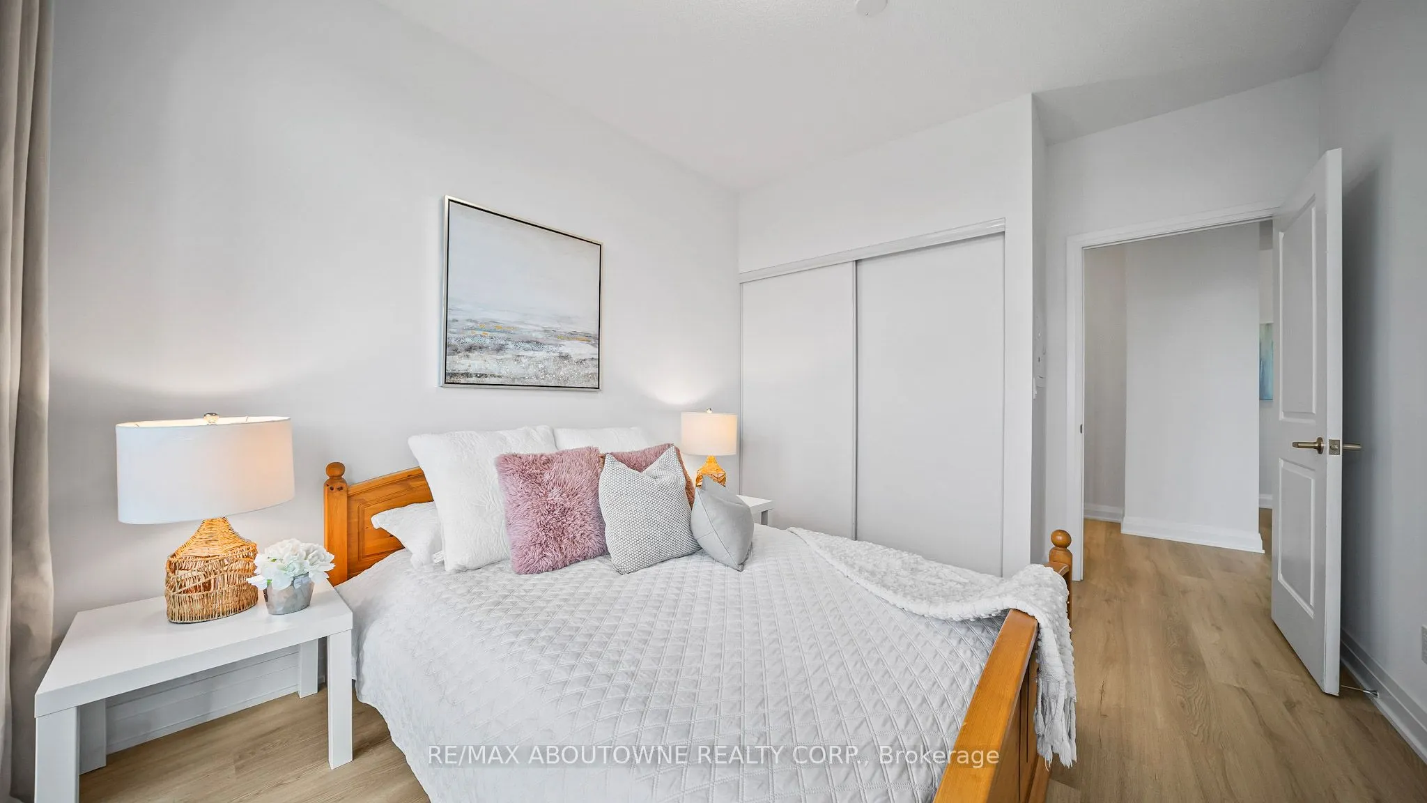 55 Speers Road, #1008