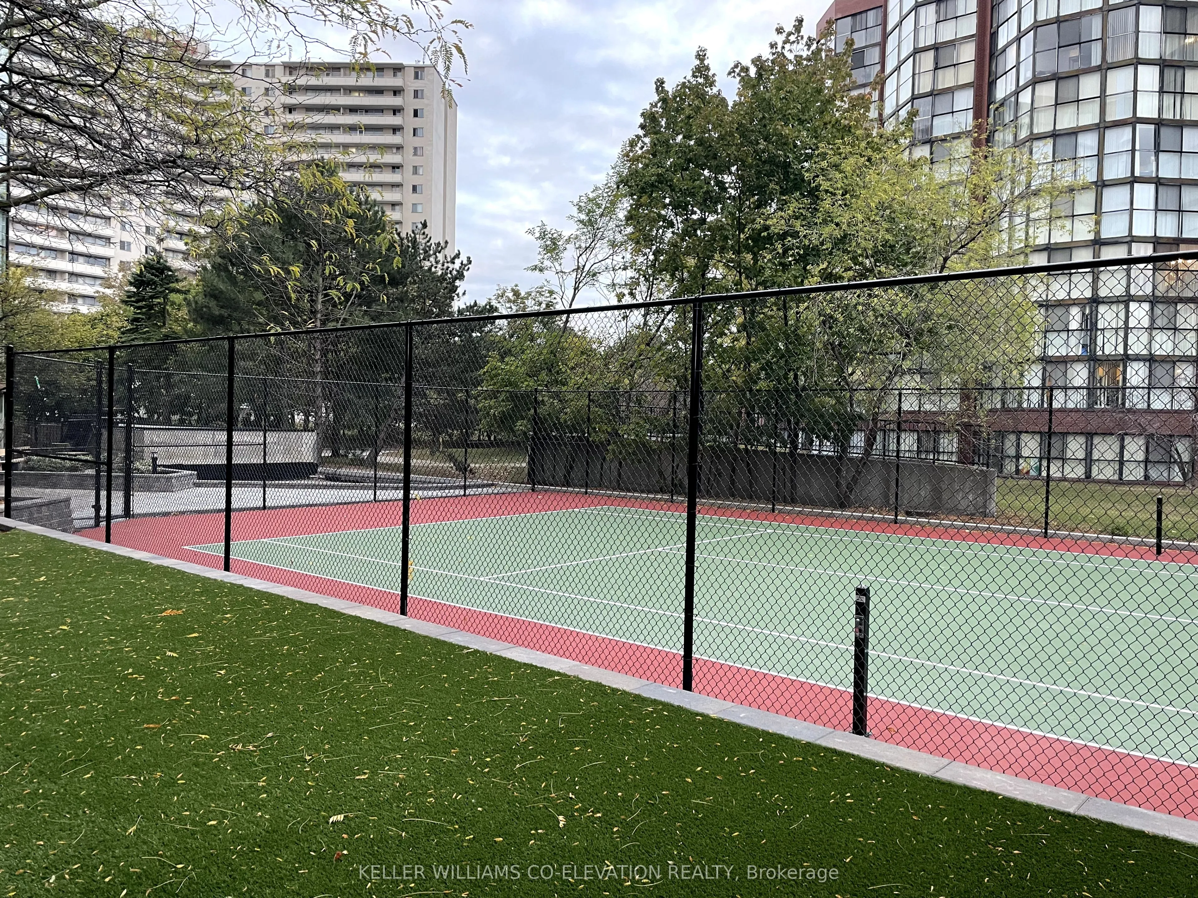 2091 Hurontario Street, #707
