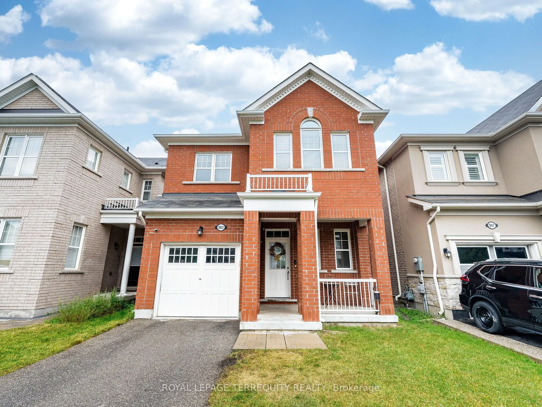 903 Penson Crescent