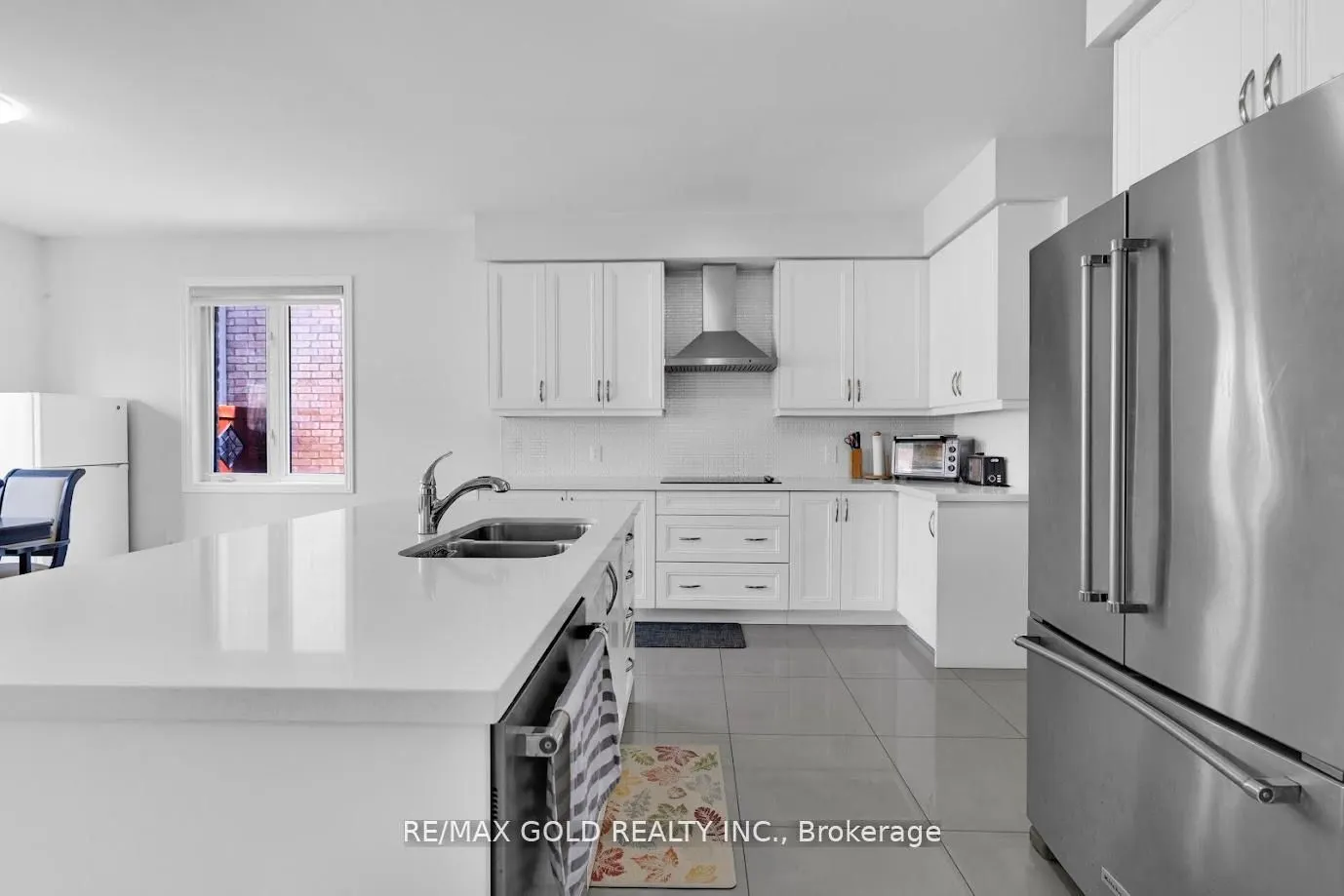 42 Valleybrook Crescent S